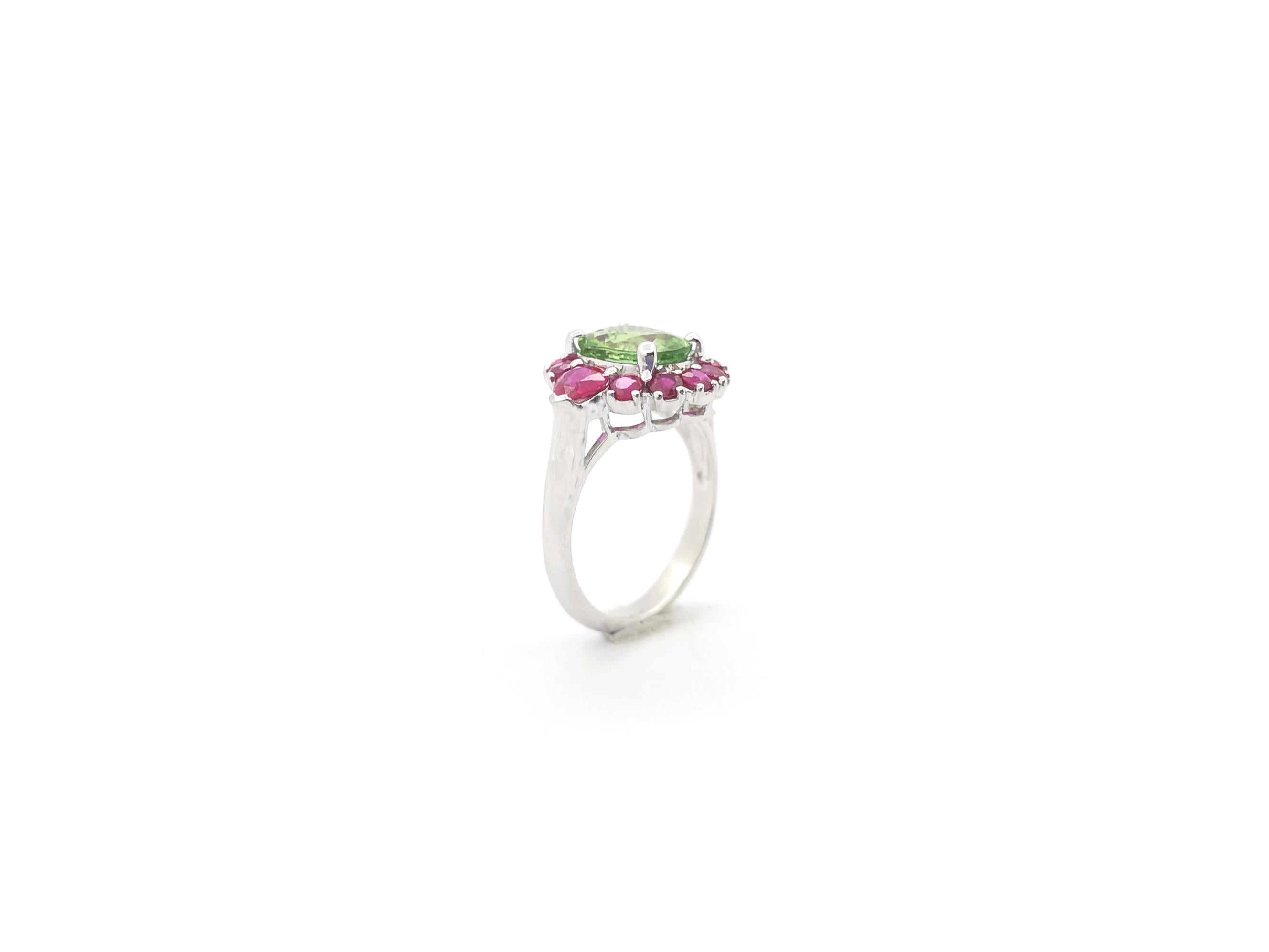 Green Tourmaline with Ruby Ring set in Platinum 950 Settings For Sale 10