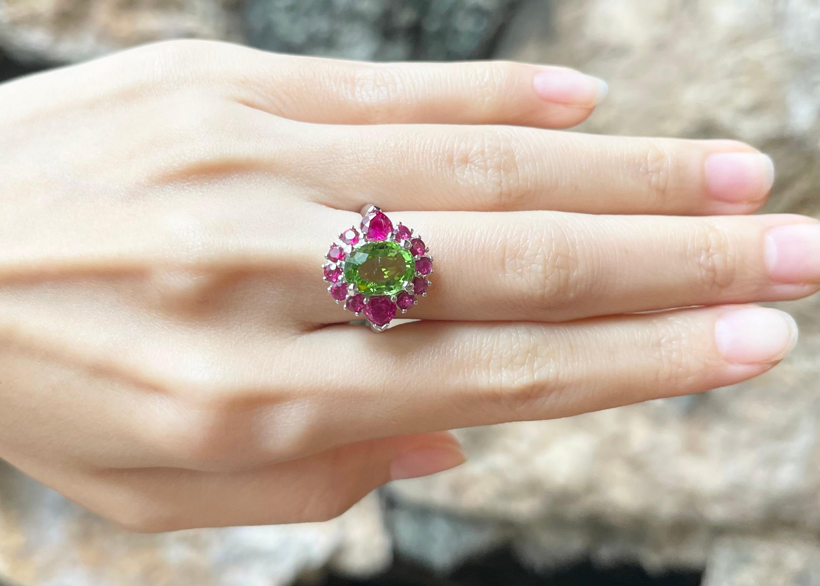 Contemporary Green Tourmaline with Ruby Ring set in Platinum 950 Settings For Sale