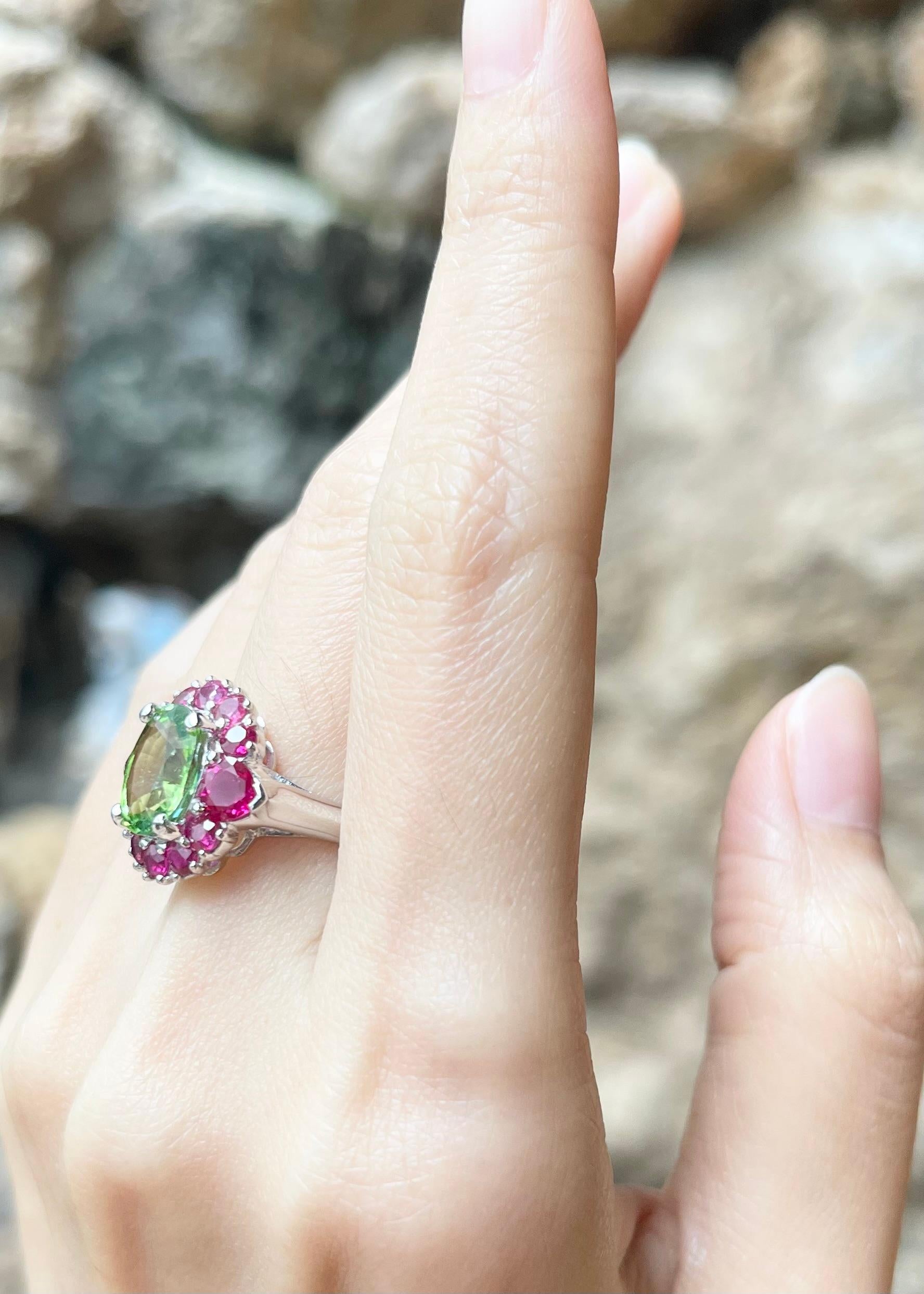 Green Tourmaline with Ruby Ring set in Platinum 950 Settings In New Condition For Sale In Bangkok, TH