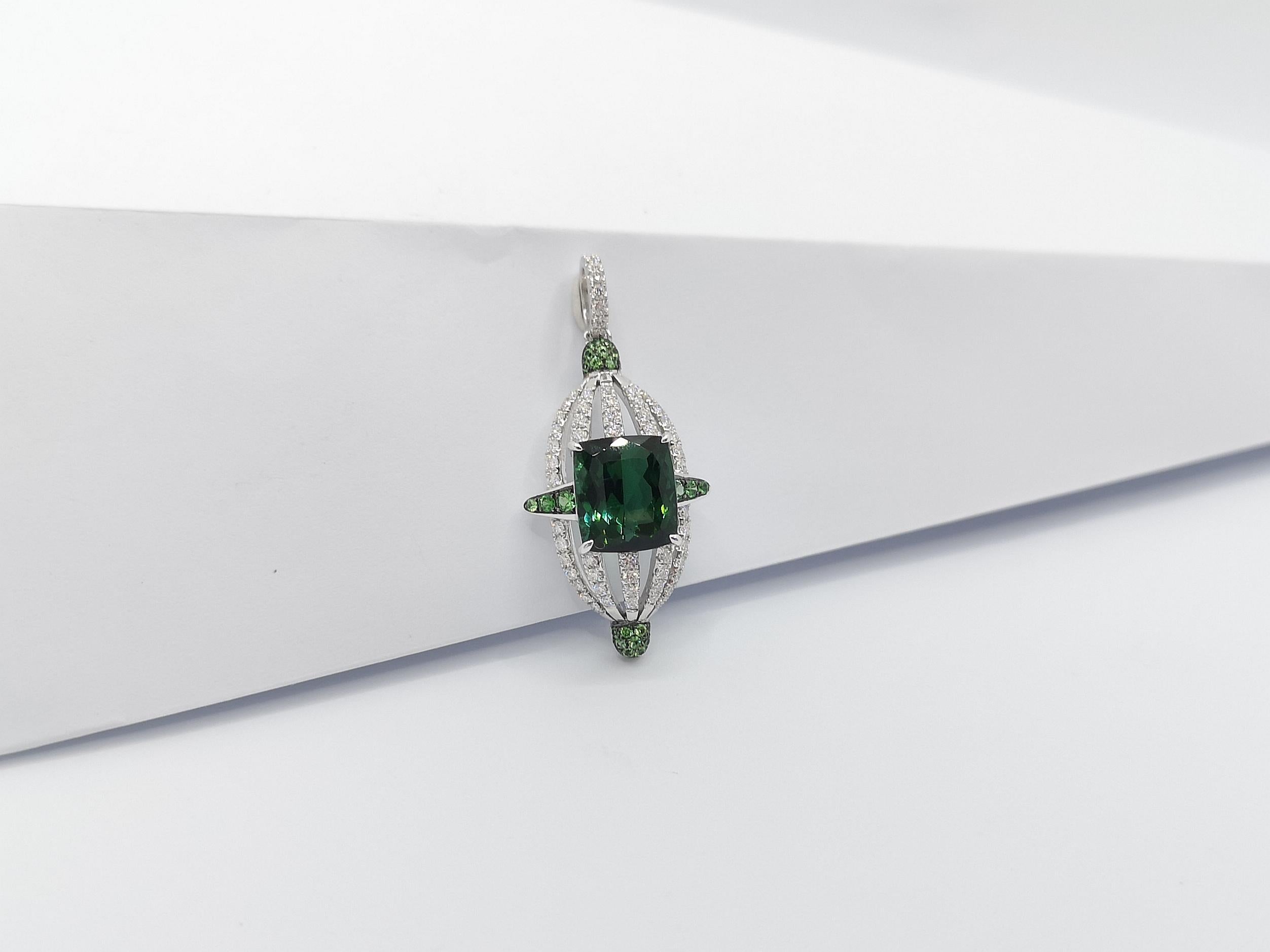 Green Tourmaline with Tsavorite and Diamond Pendant Set in 18 Karat White Gold In New Condition For Sale In Bangkok, TH