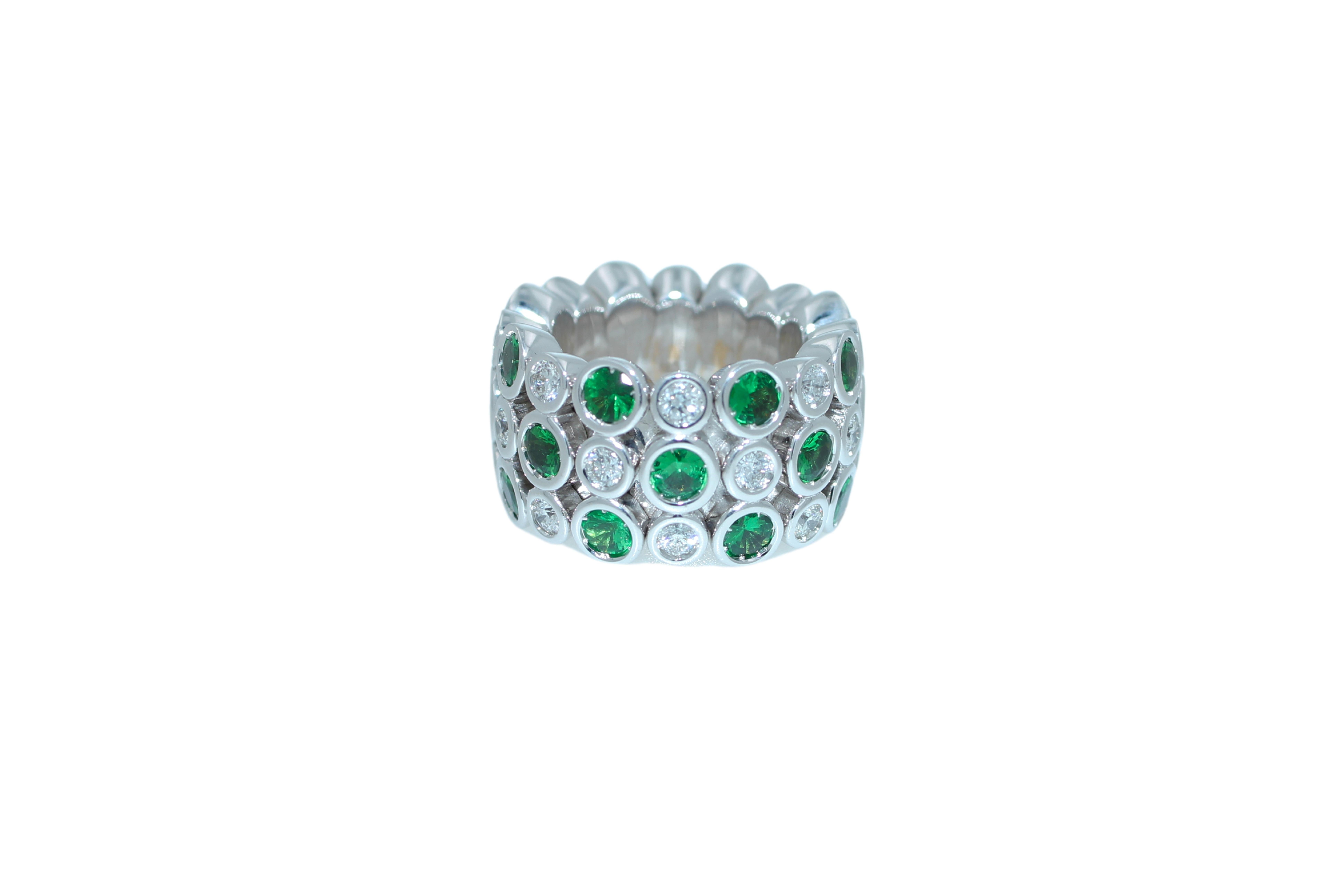 Green Tsavorite Diamond Flexible Bezel Eternity Band 18 Karat White Gold Ring In New Condition For Sale In Oakton, VA