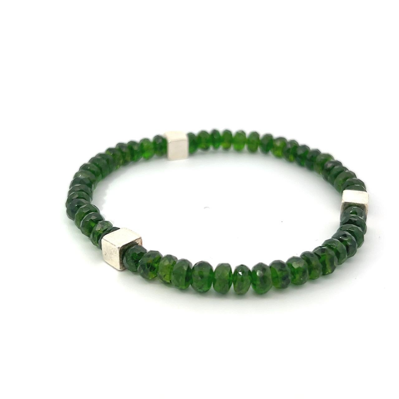 Green Tsavorite Garnet Beads Sterling Silver Cubes Bracelet In New Condition For Sale In New York, NY
