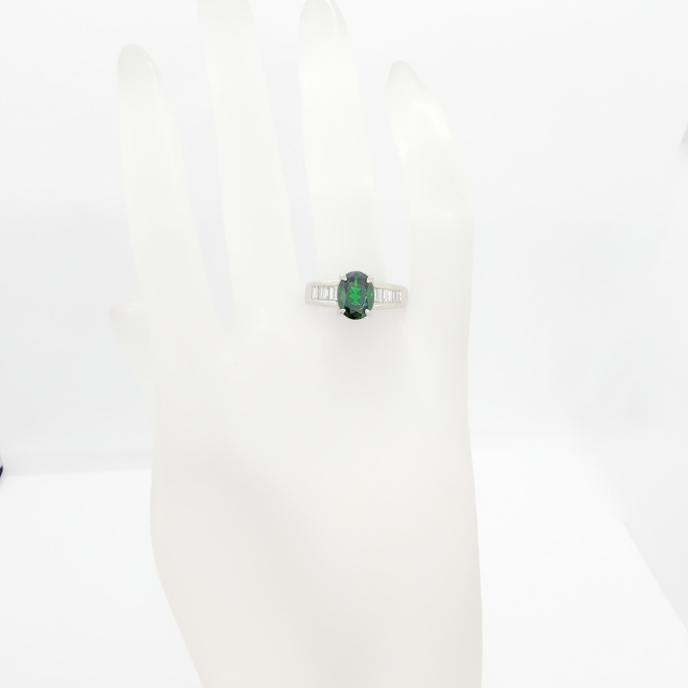 Green Tsavorite Garnet Oval and White Diamond Ring in Platinum In New Condition For Sale In Los Angeles, CA
