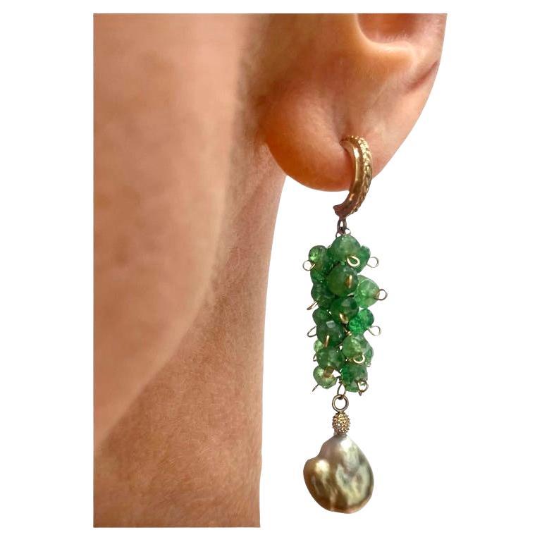 Pendientes Granates Tsavoritas Verdes con Perlas Keshi Tahitianas Verdes Paradizia