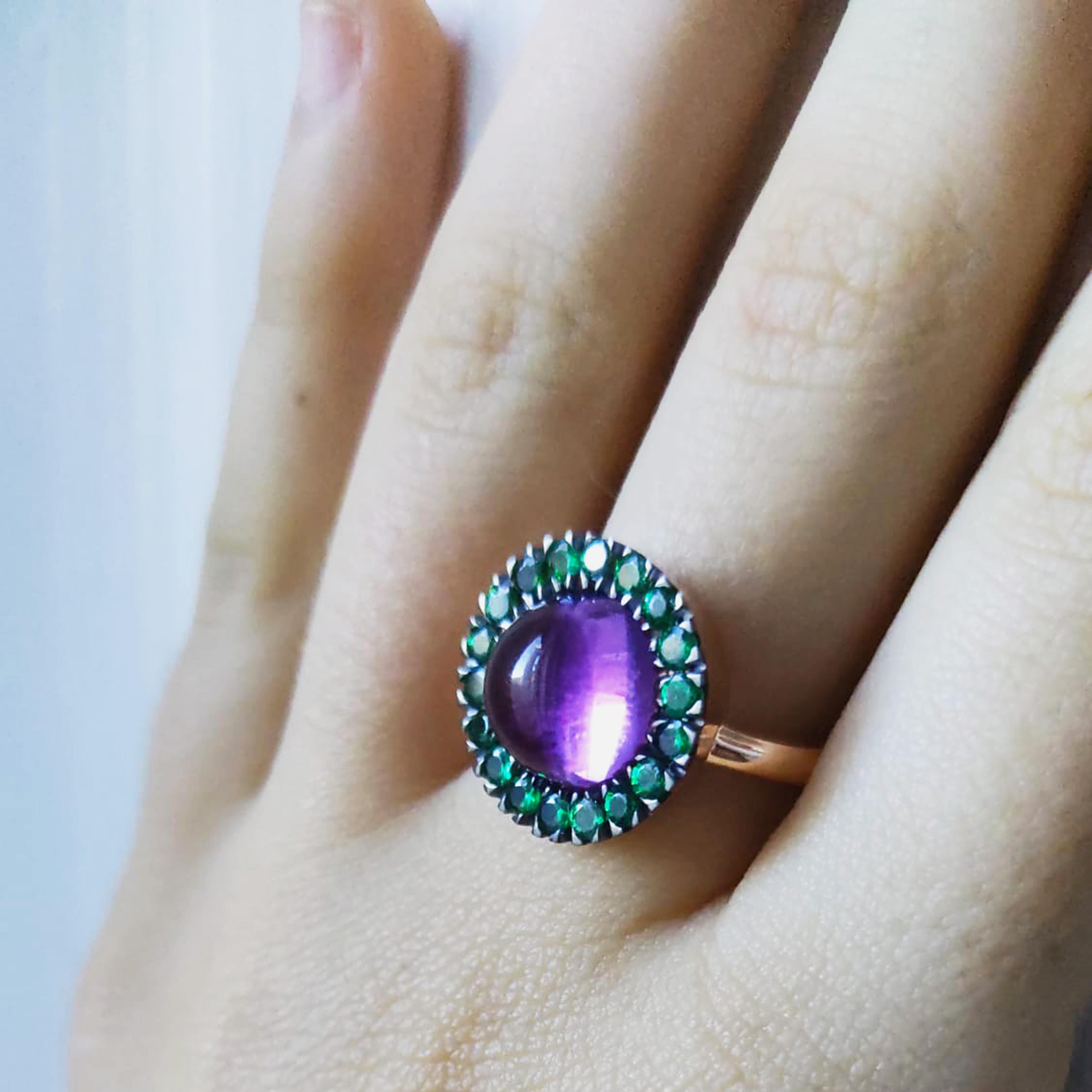 Round Cut Berca Green Tsavorite Round Amethyst Cabochon Rose Gold Cocktail Ring For Sale