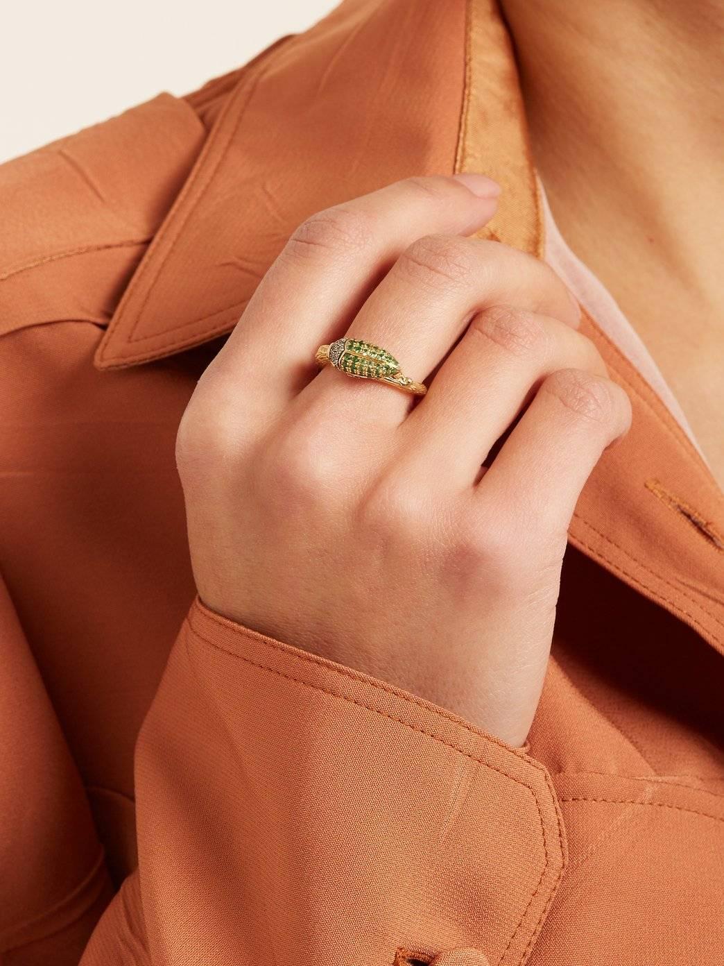 Green Tsavorite Scarab 18 Karat Yellow Gold Stackable Ring In New Condition For Sale In Amsterdam, NL