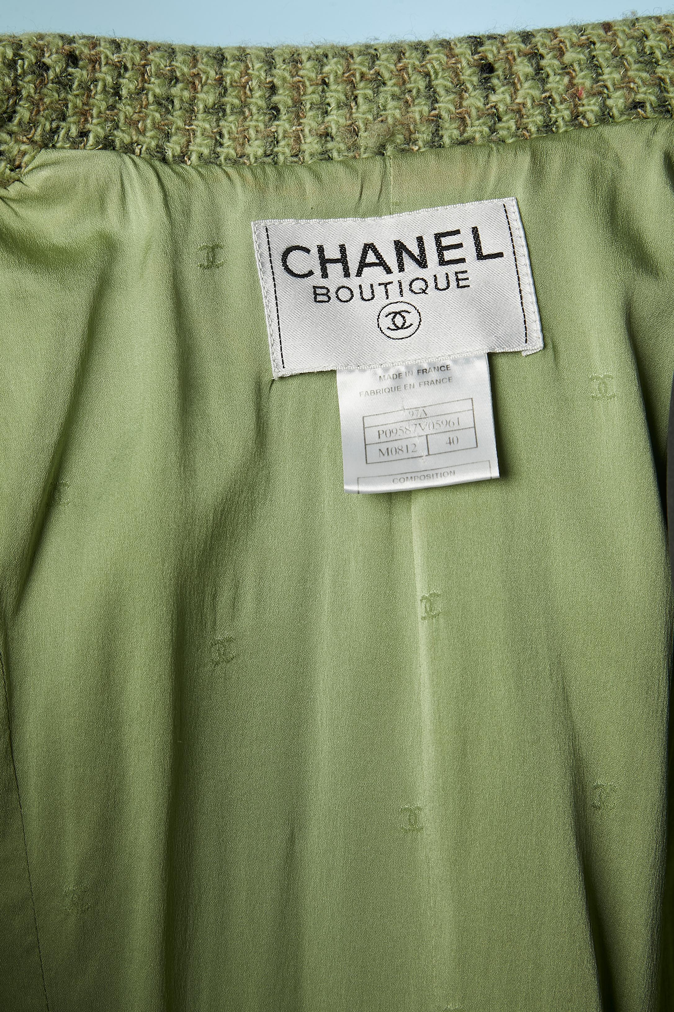 Green tweed single breasted jacket Chanel Boutique  For Sale 5