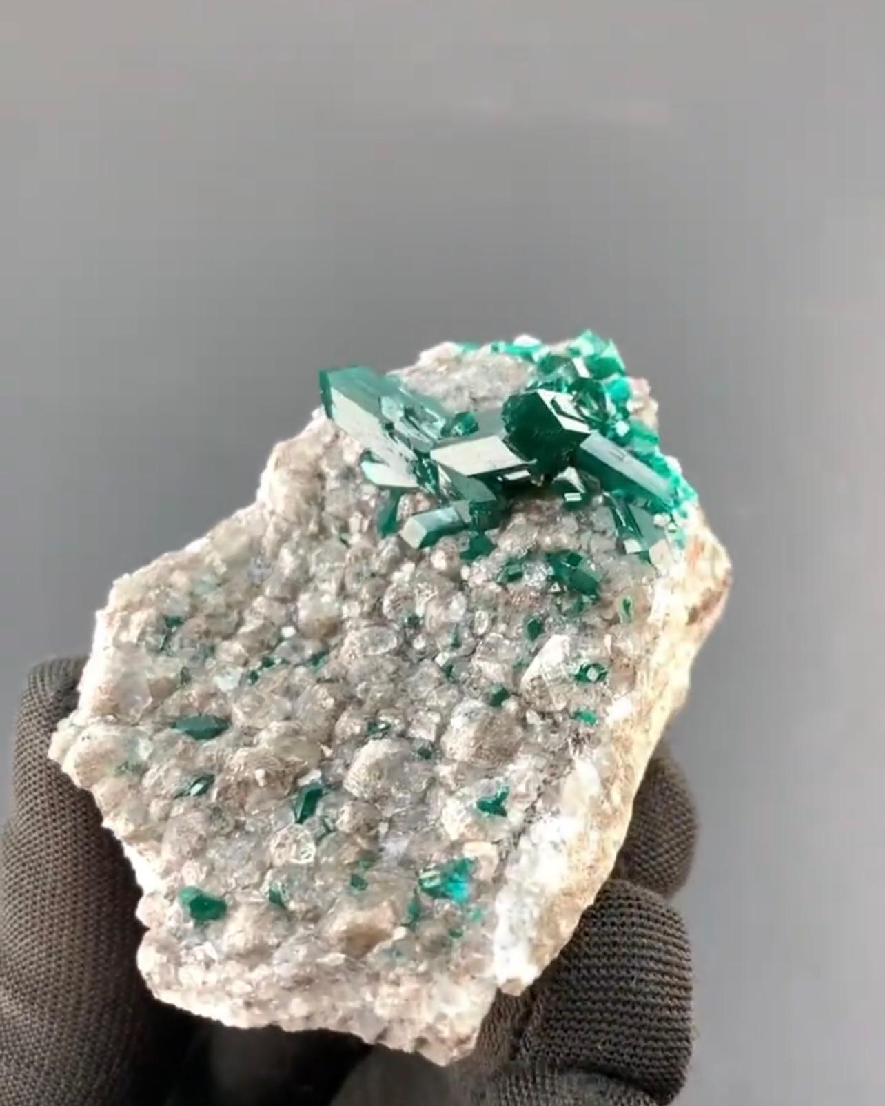 Congolese Green Twinned Dioptase Crystals On Calcite Matrix From Republic Of Congo in vendita