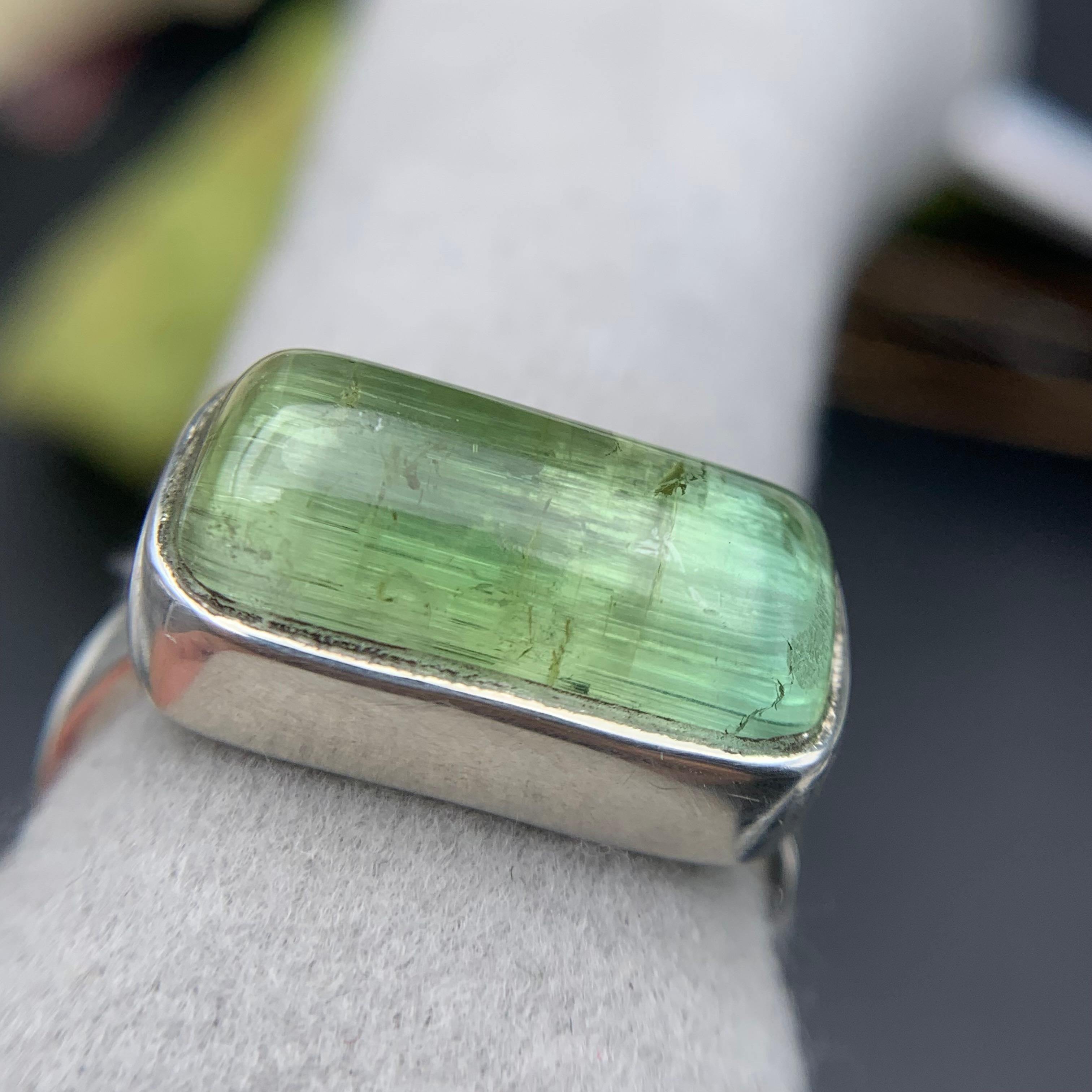 Modernista Anello in tormalina naturale bicolore verde fatto a mano in argento 925, misura 8,5 USA in vendita