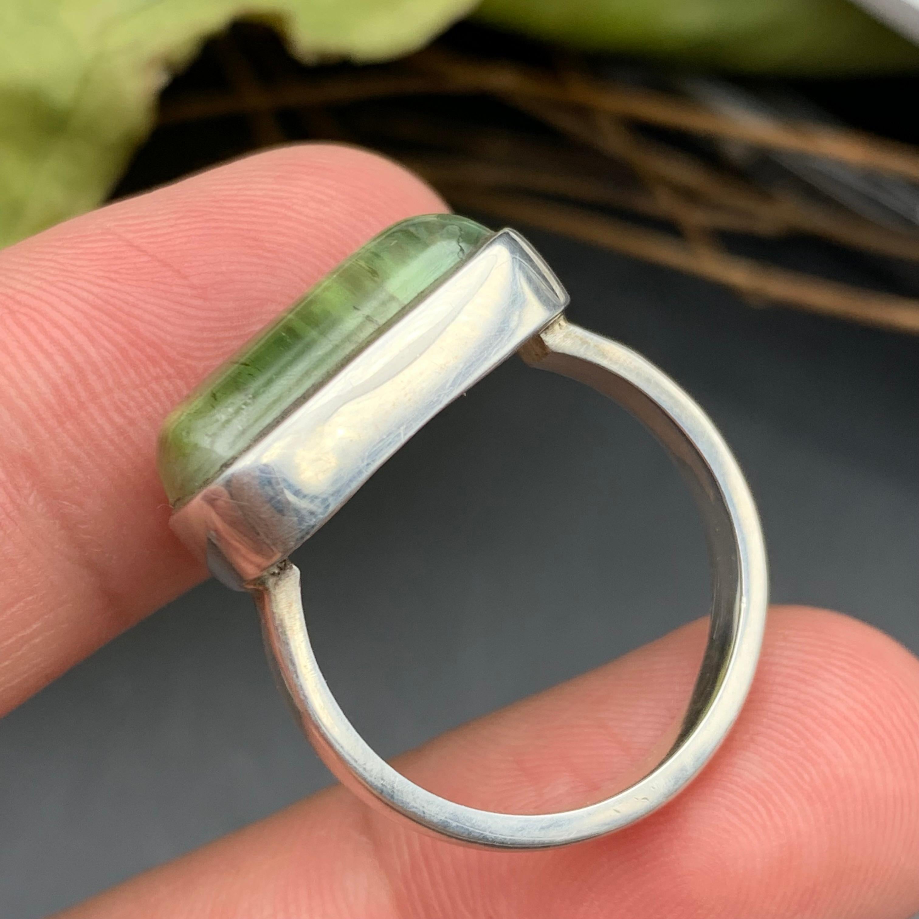 da uomo o donna Anello in tormalina naturale bicolore verde fatto a mano in argento 925, misura 8,5 USA in vendita