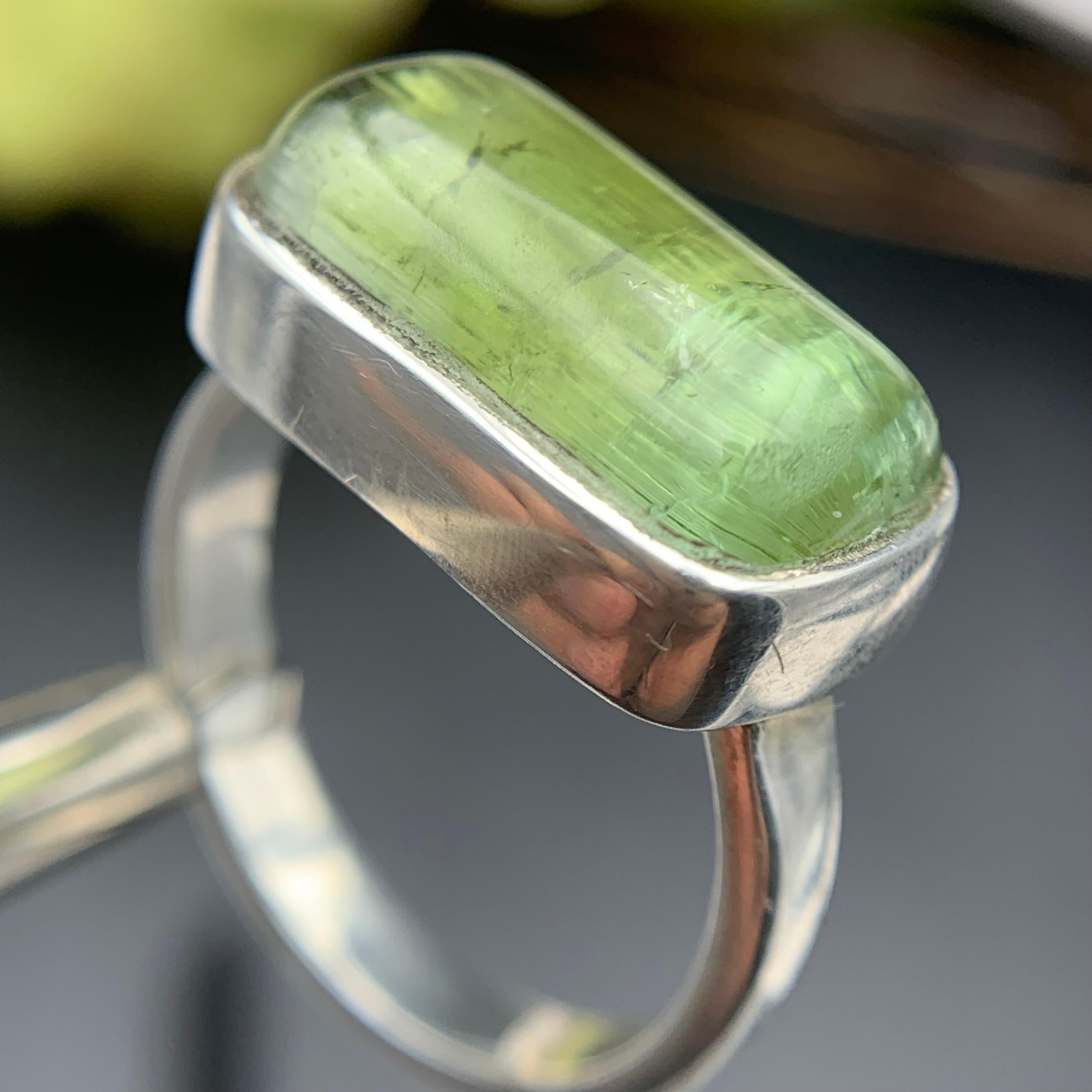 Anello in tormalina naturale bicolore verde fatto a mano in argento 925, misura 8,5 USA in vendita 1