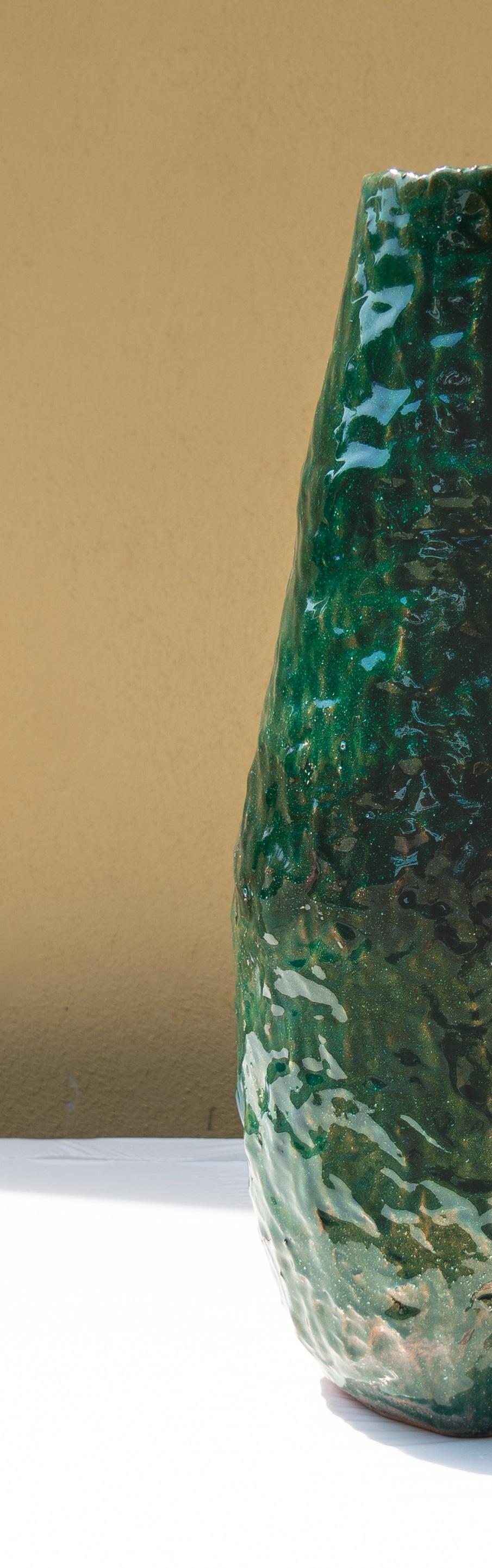 Grüne Vase von Daniele Giannetti (Glasiert) im Angebot
