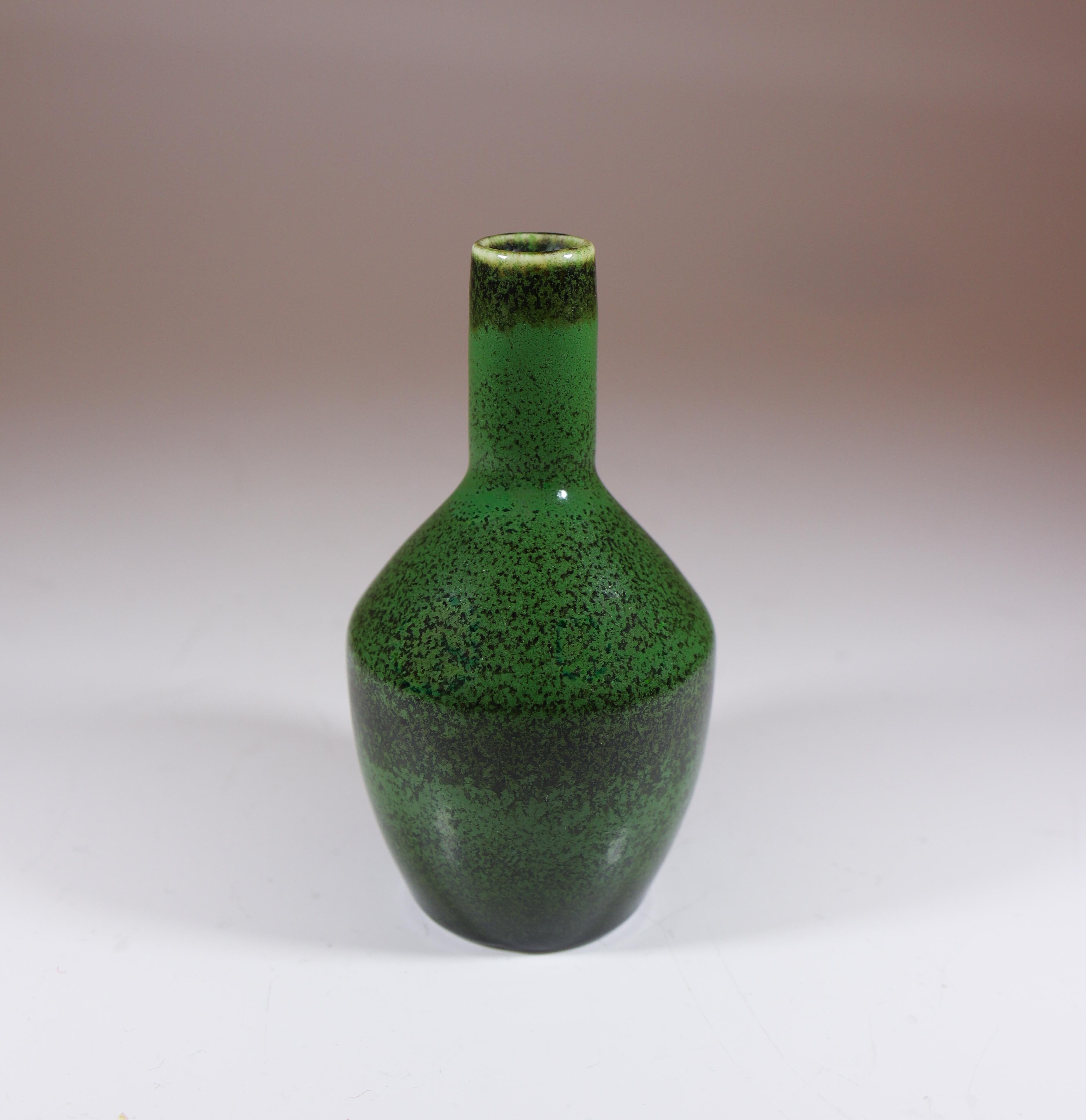 Porcelain Green Vase - Carl-Harry Stålhane - Rörstrand - Mid 20th Century Modern For Sale