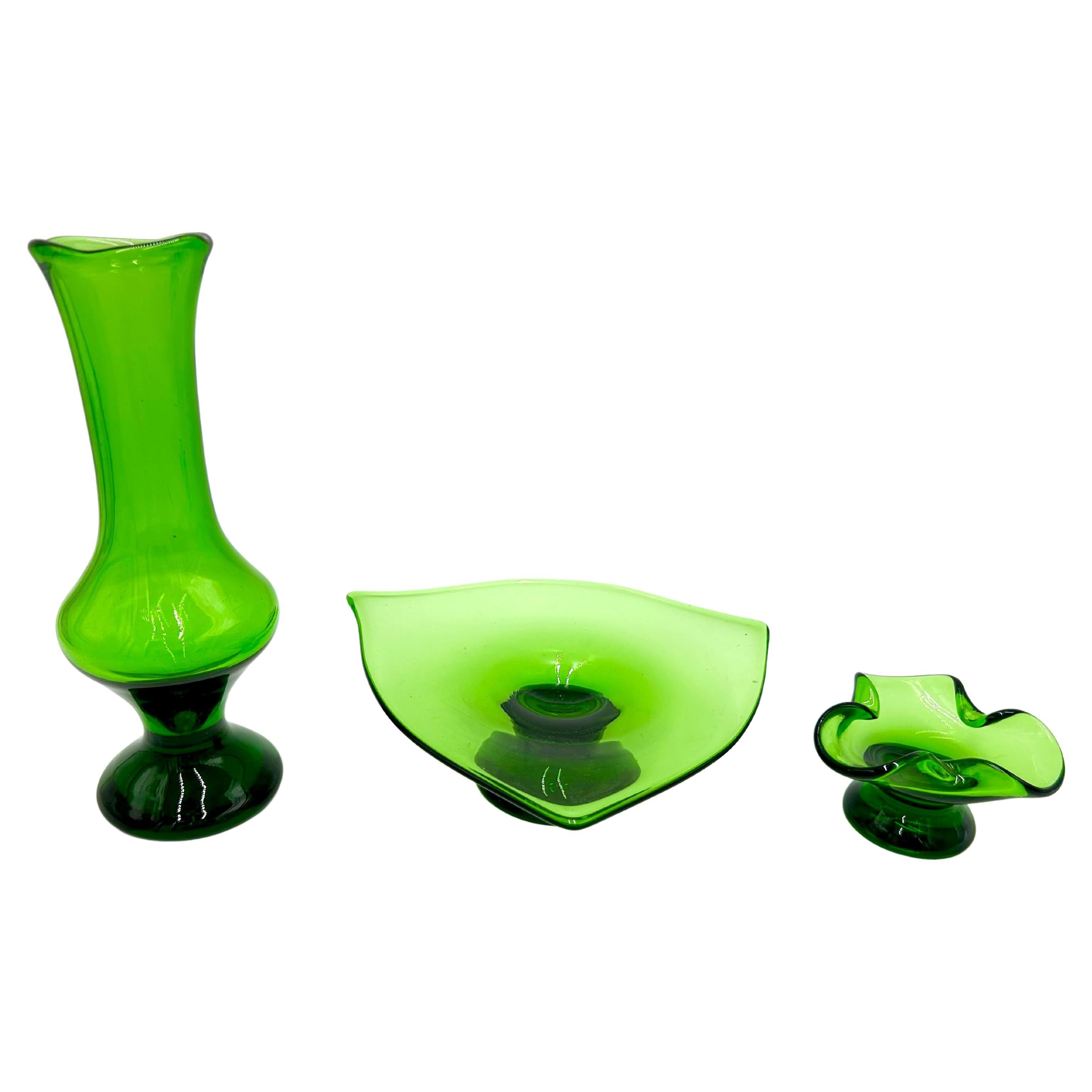 Green Vase, Platter and Ashtray, Poland, 1970s For Sale