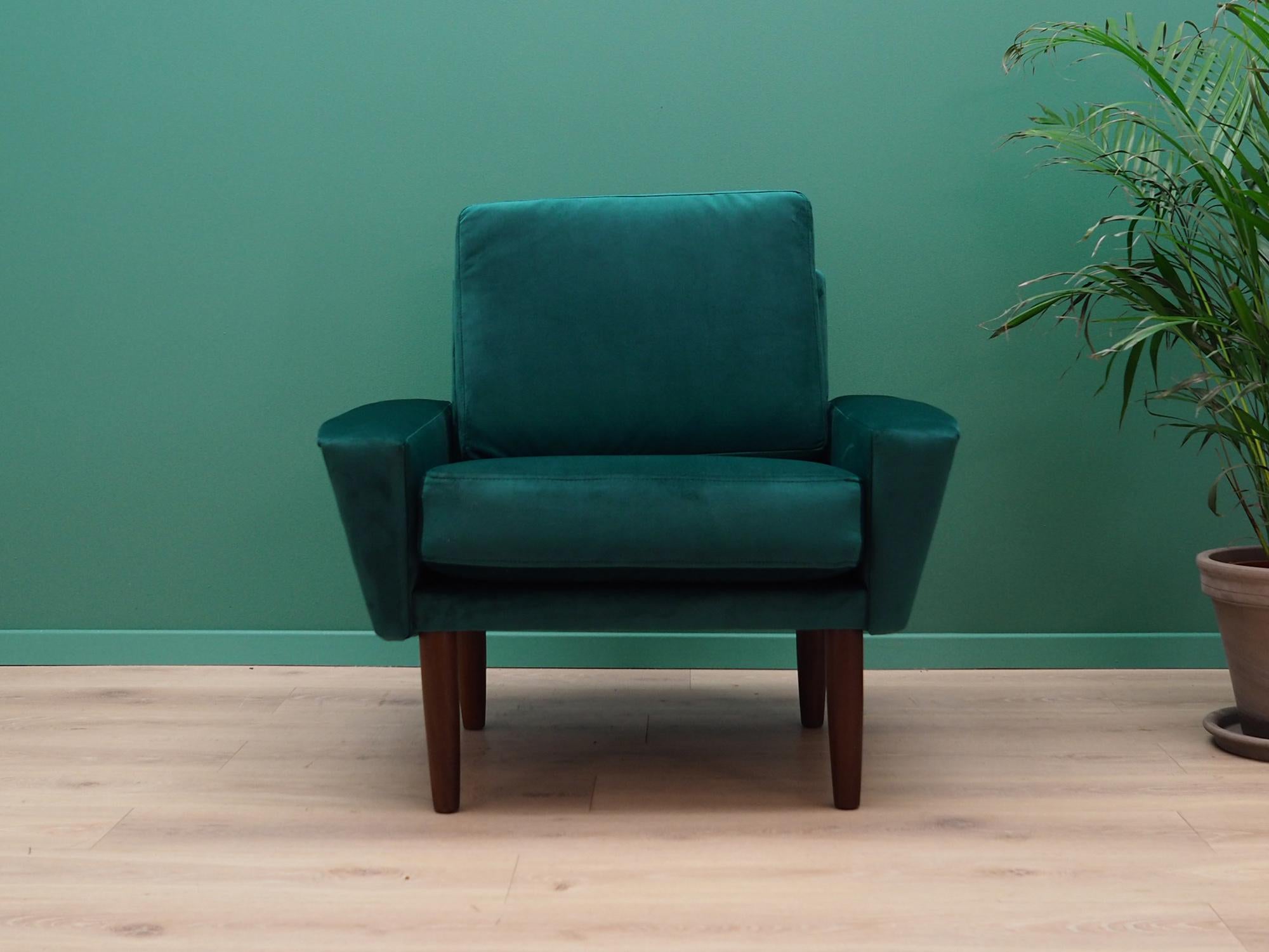 Fantastic armchair from the 1960s-1970s. Scandinavian design, Minimalist form. New upholstery made of velour in green. Preserved in good condition (minor bruises and scratches) - directly for use.

Dimensions: Height 76 cm, width 82 cm, depth 72