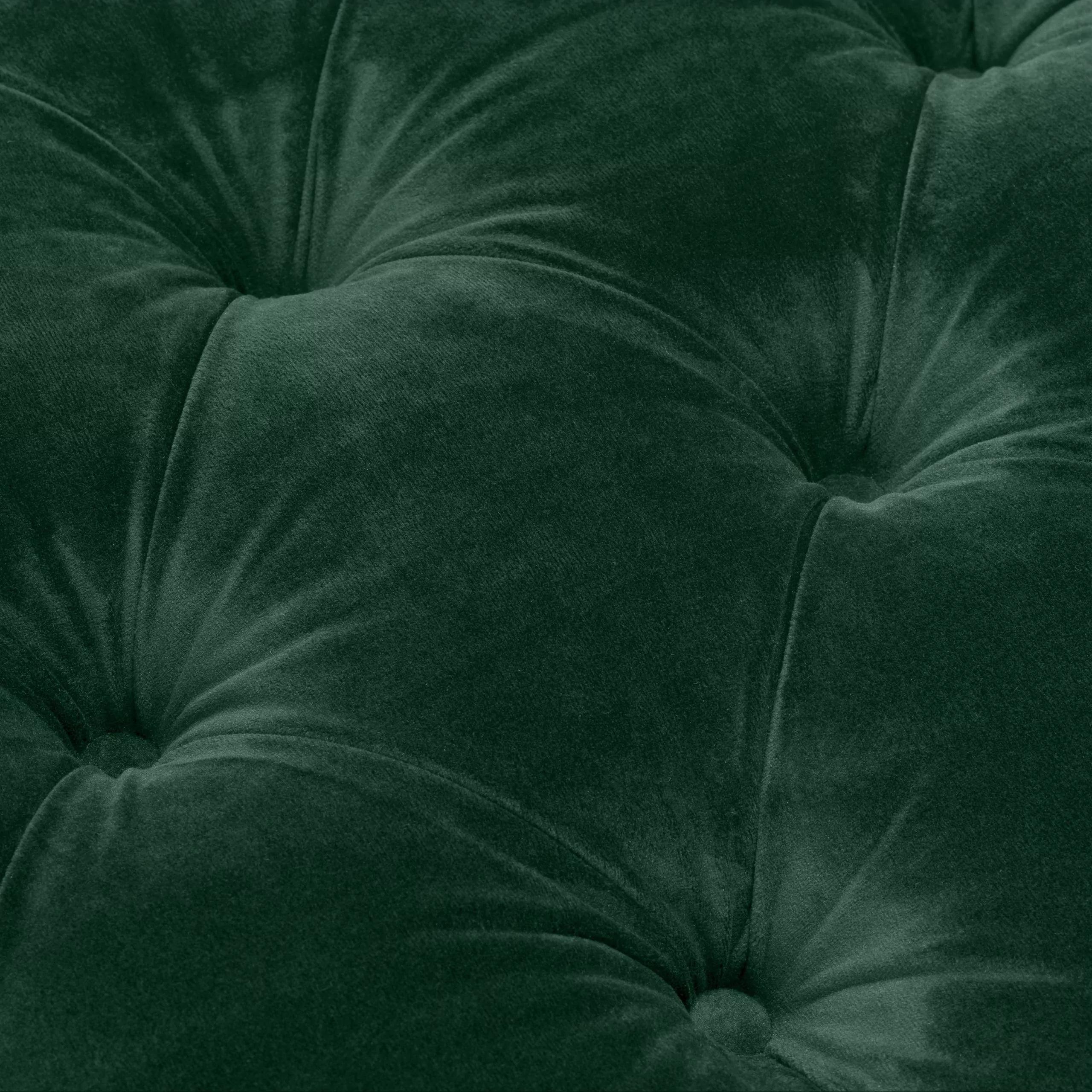Sofa aus grünem Samt und schwarzen Holzfüßen mit Messingoberflächen im Chesterfield-Stil im Angebot 1