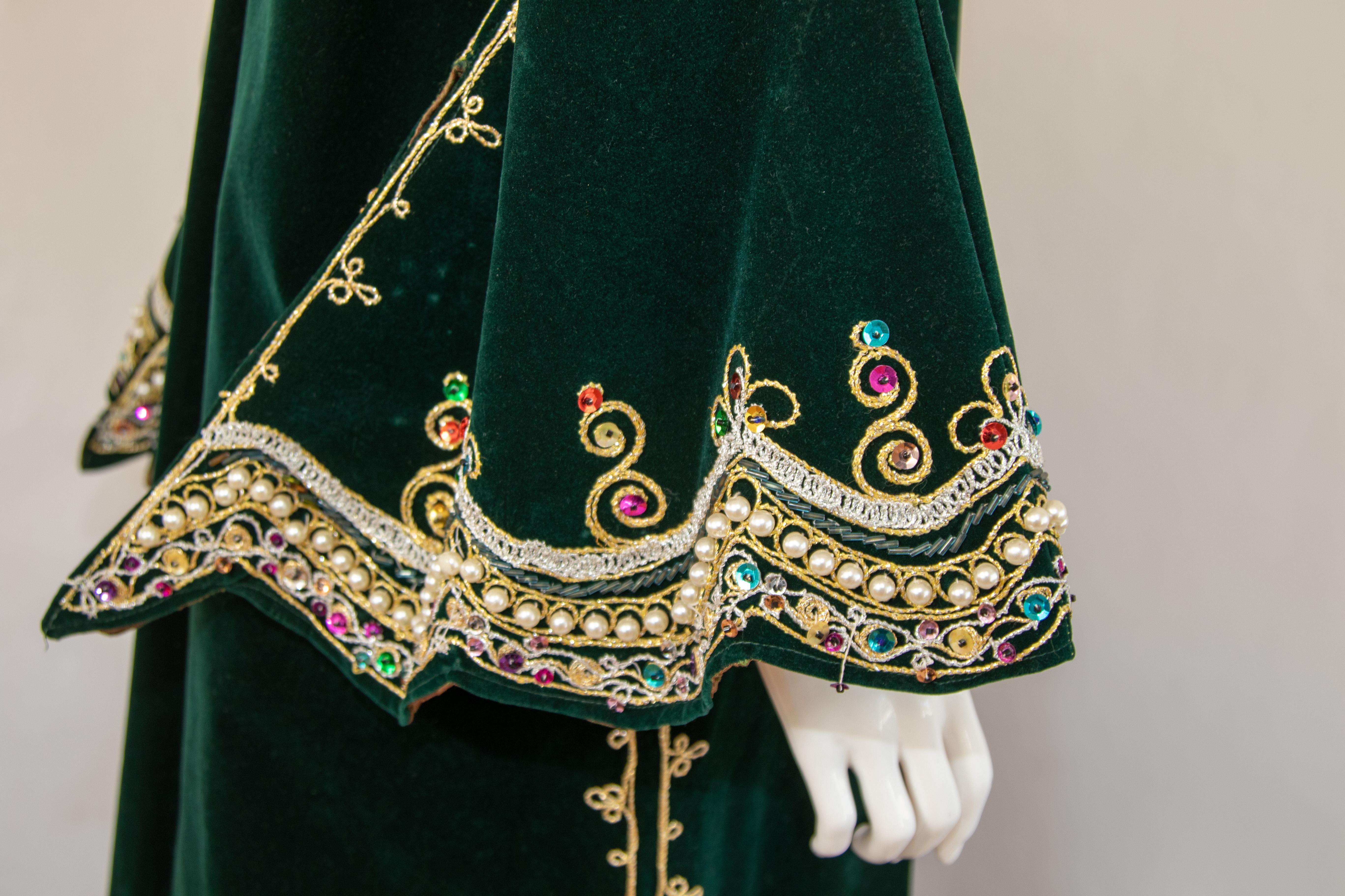 Green Velvet Bindali Caftan Maxi Dress Kaftan Size Large For Sale 10