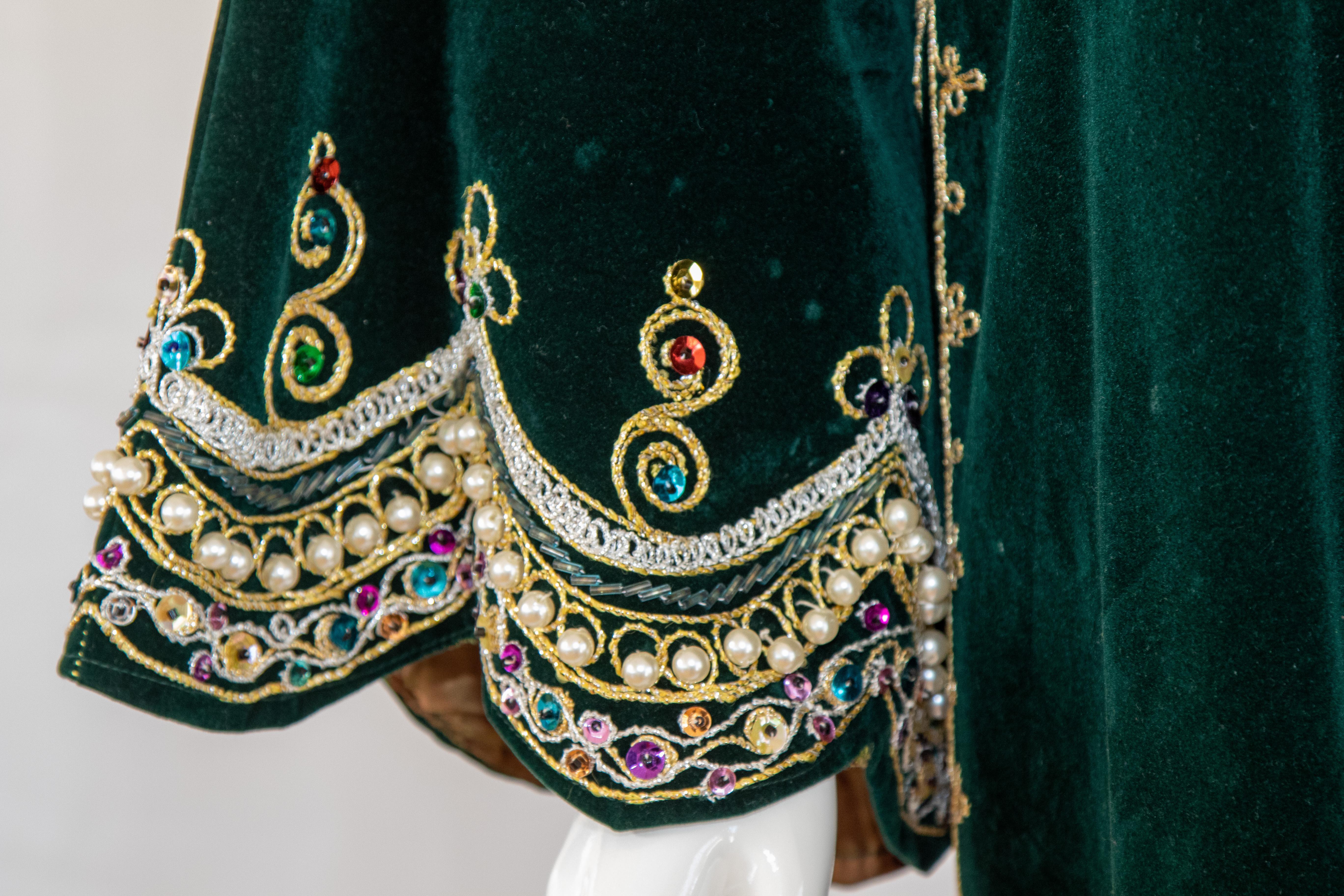Women's or Men's Green Velvet Bindali Caftan Maxi Dress Kaftan Size Large For Sale