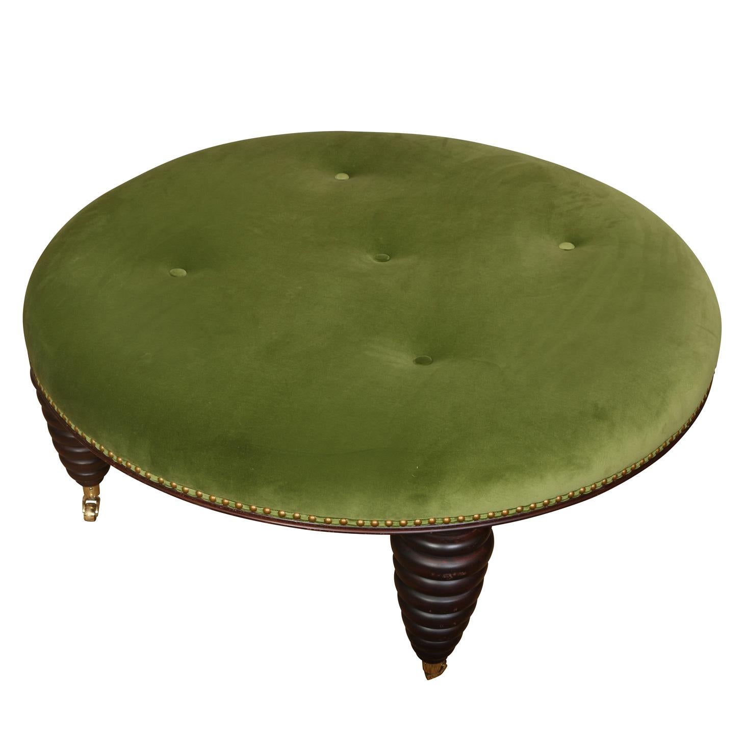 Green Velvet Button Tufted Ottoman In Good Condition For Sale In Locust Valley, NY