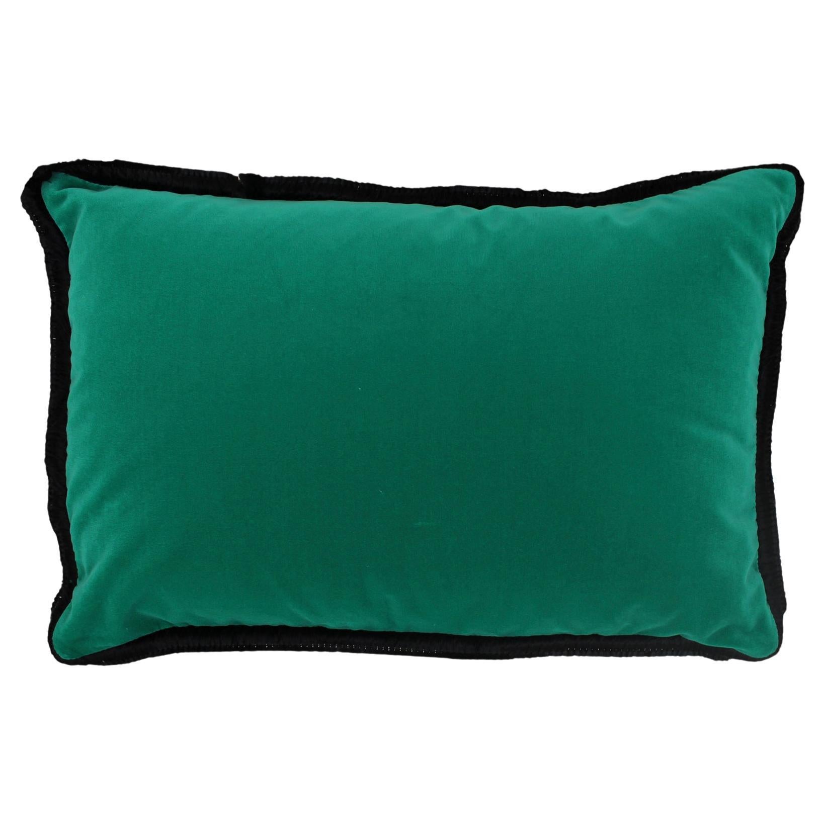 Coussin en velours vert en coton avec bordure à double épingle et dos en lin