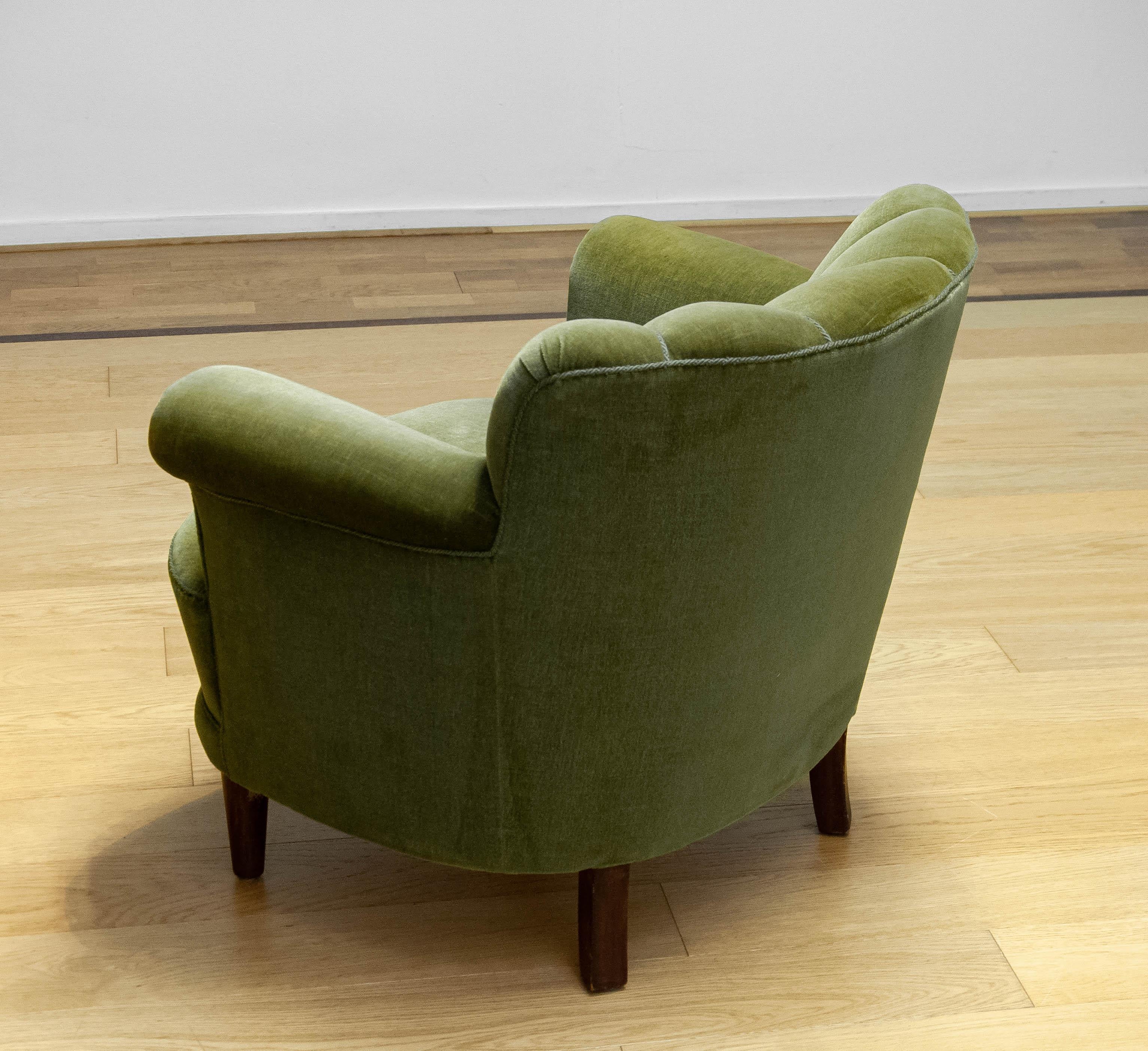 Green Velvet Lounge / Easy Chair Attributed To Carl-Johan Boman Finland 1940 In Good Condition In Silvolde, Gelderland