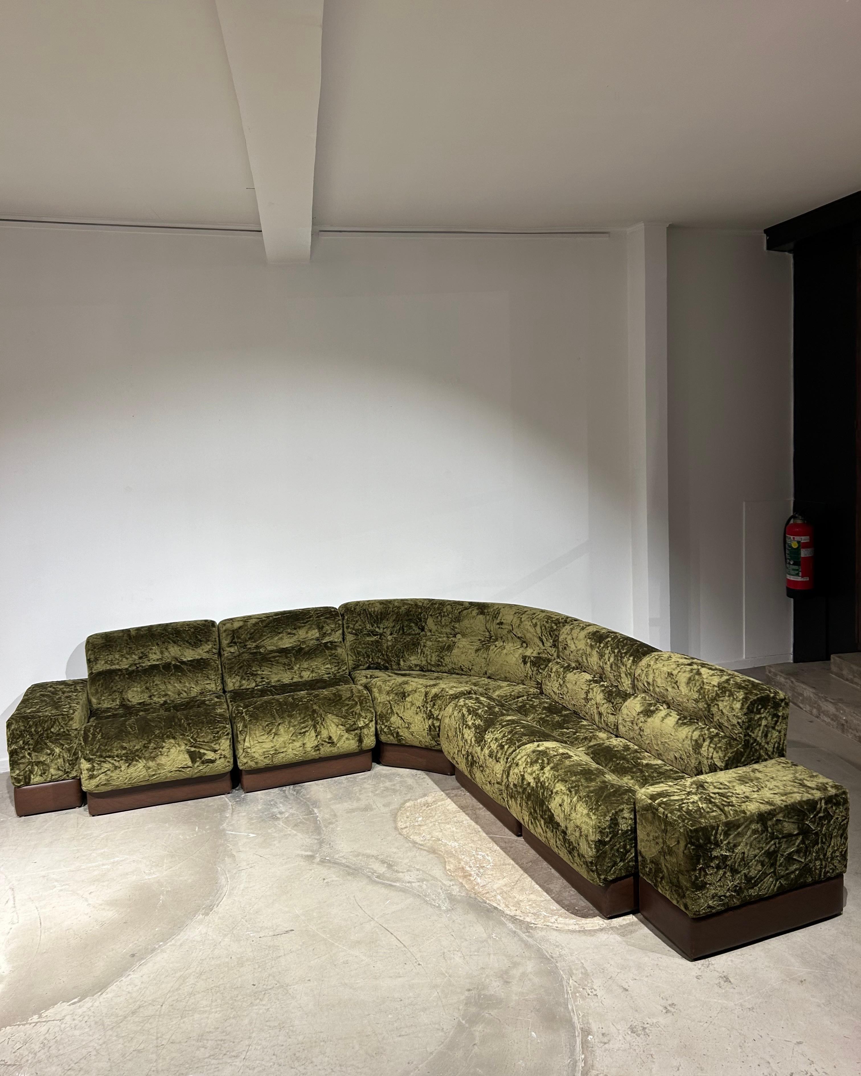 Green velvet modular Italian sofa 4