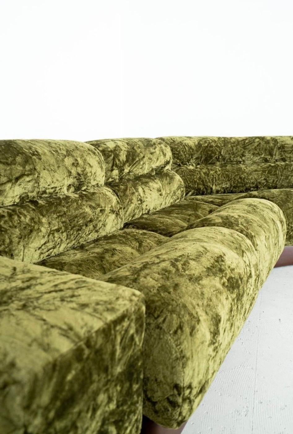 Mid-20th Century Green velvet modular Italian sofa