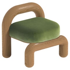 Silla Lounge Lítica de Terciopelo Verde y Roble Natural de Maha Alavi Studio
