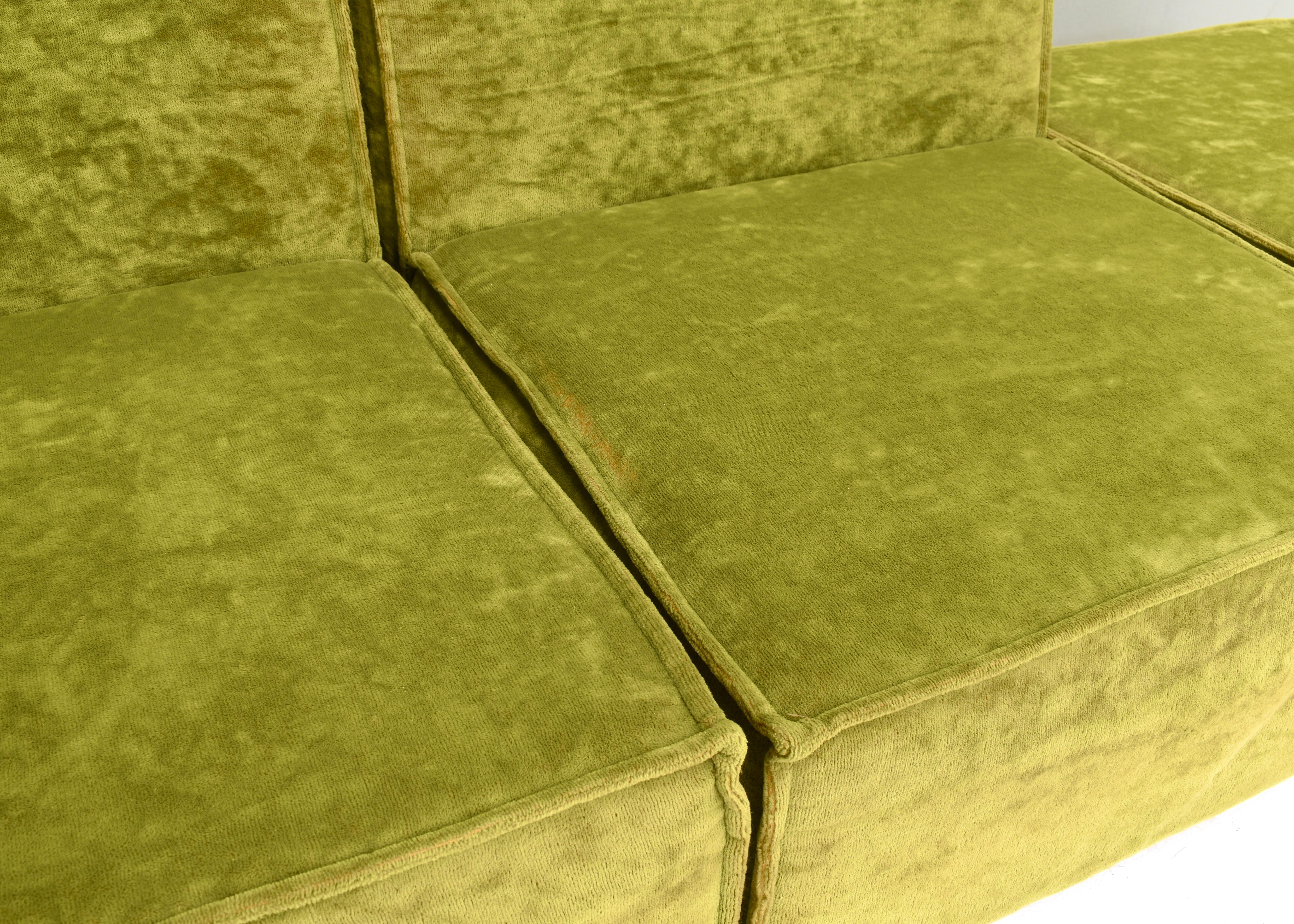 Canapé sectionnel des années 70 en velours vert dans le style de COR TRIO, circa 1970 en vente 3