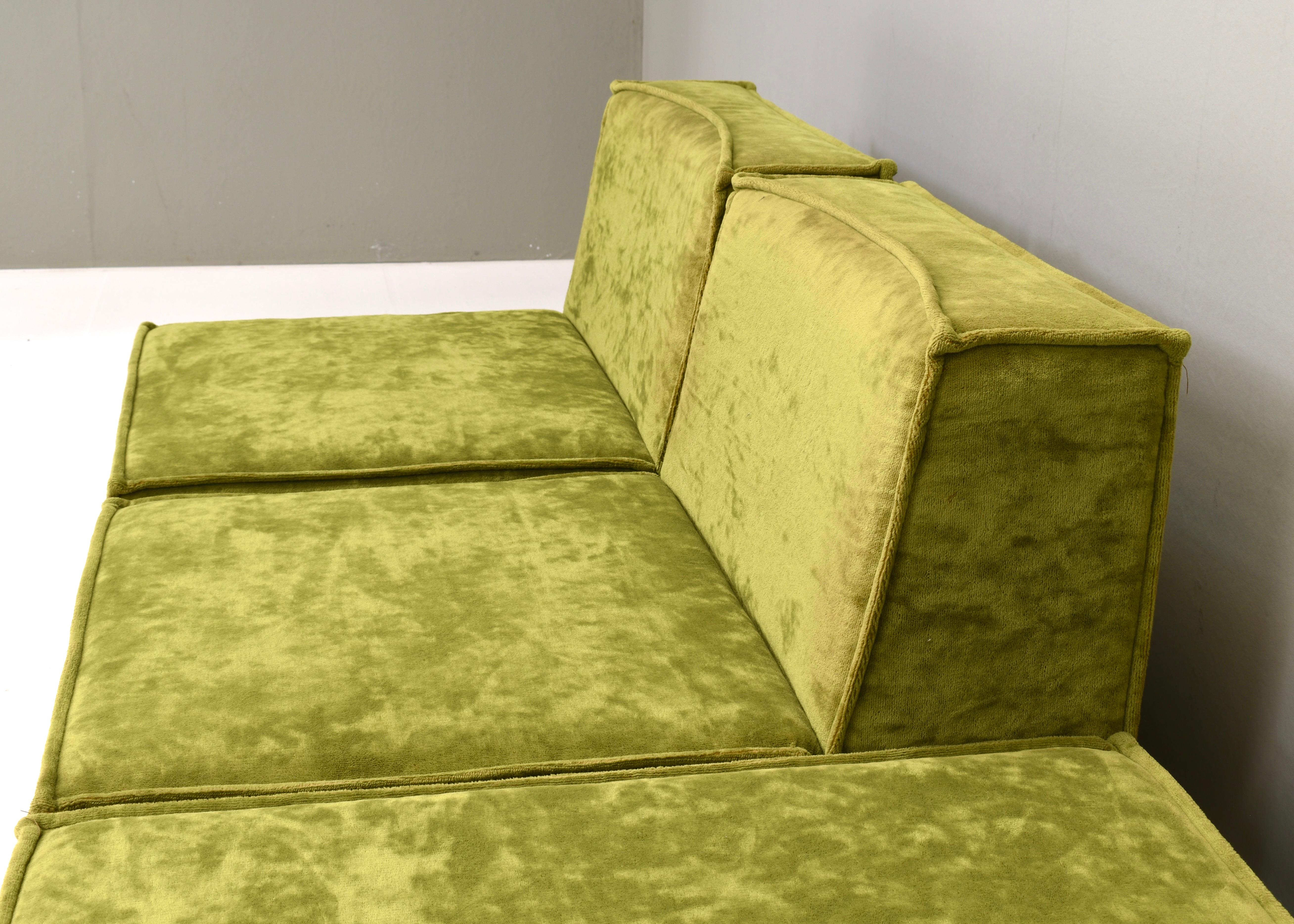 Canapé sectionnel des années 70 en velours vert dans le style de COR TRIO, circa 1970 en vente 5