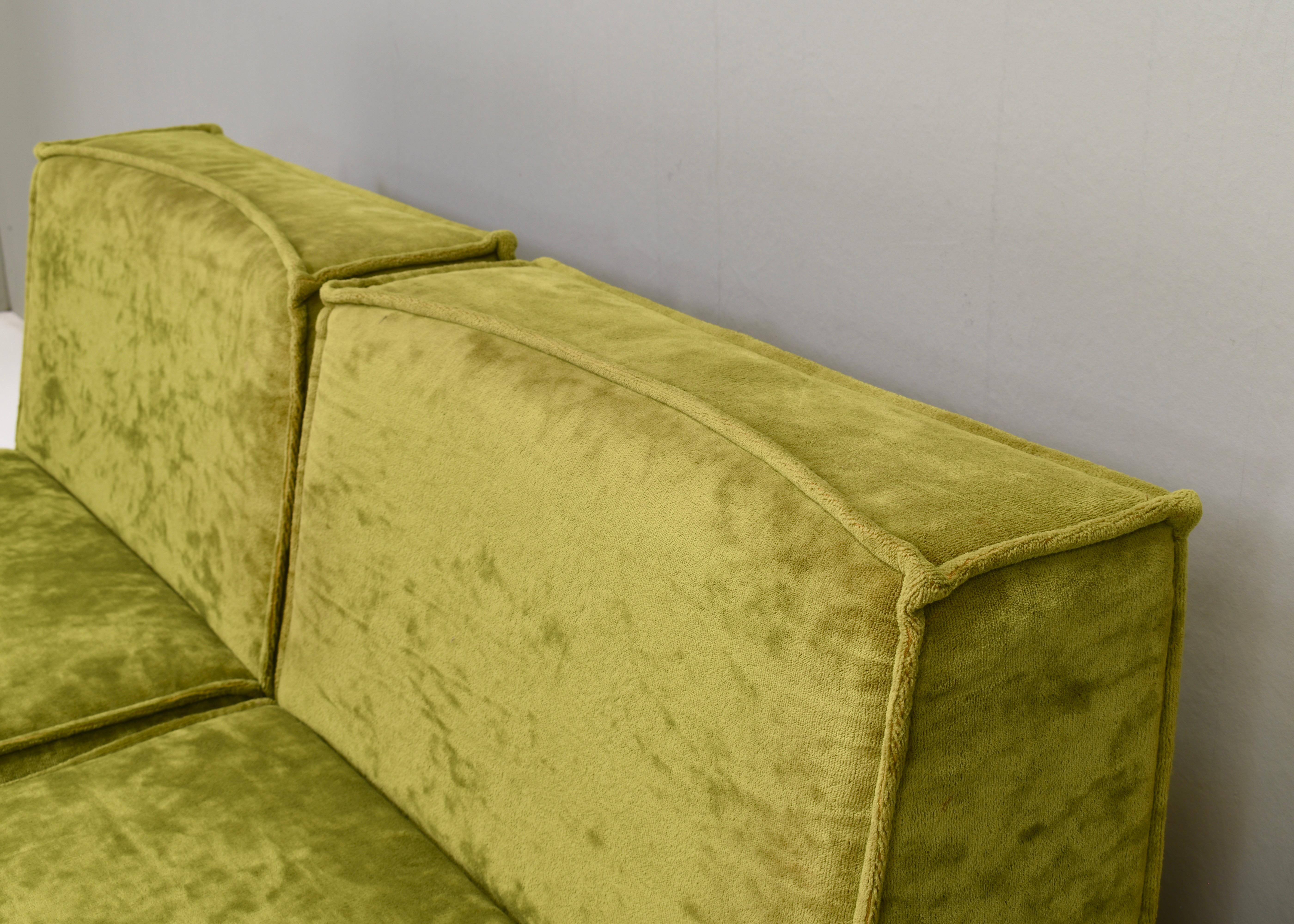 Canapé sectionnel des années 70 en velours vert dans le style de COR TRIO, circa 1970 en vente 6