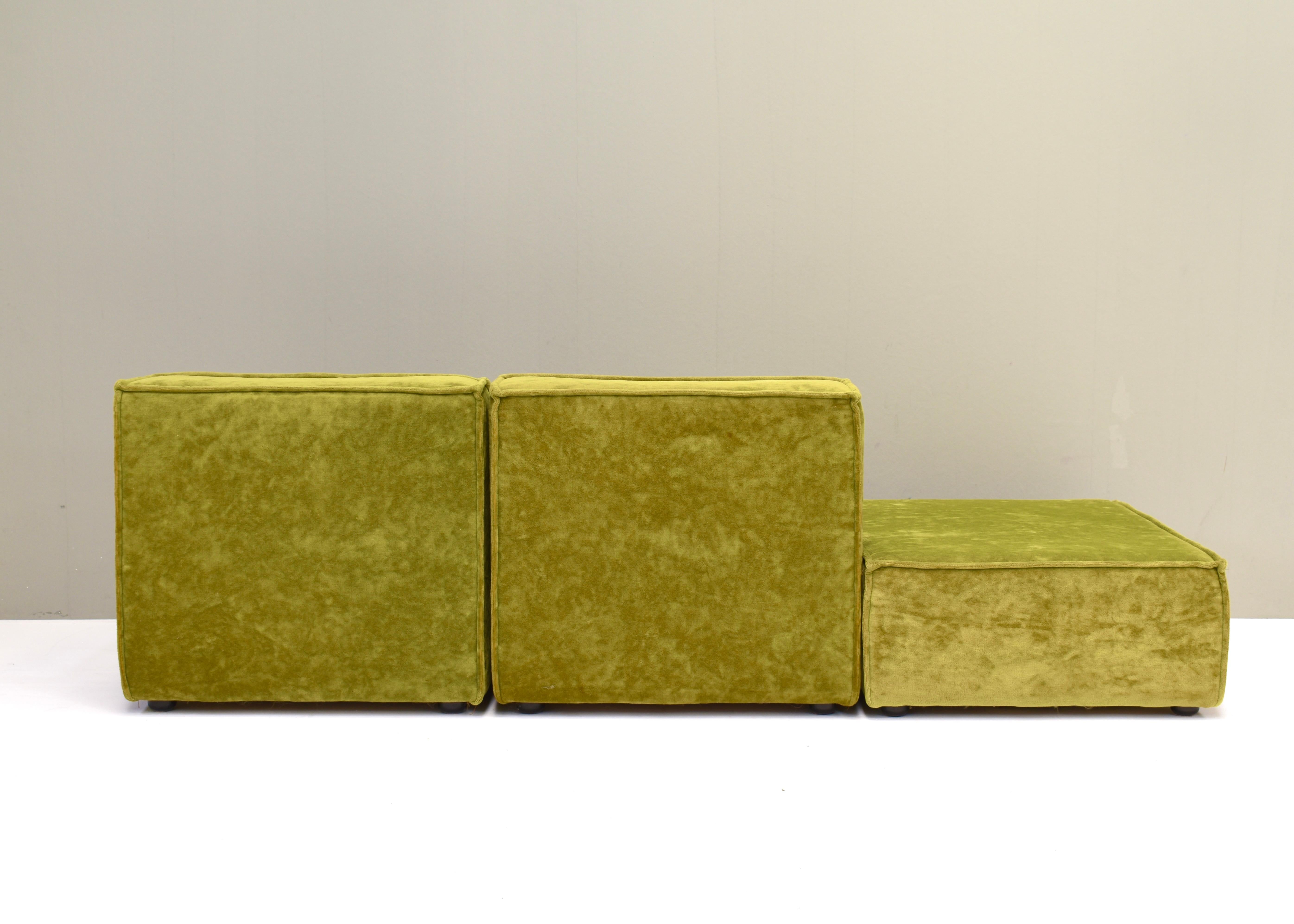 Canapé sectionnel des années 70 en velours vert dans le style de COR TRIO, circa 1970 en vente 1