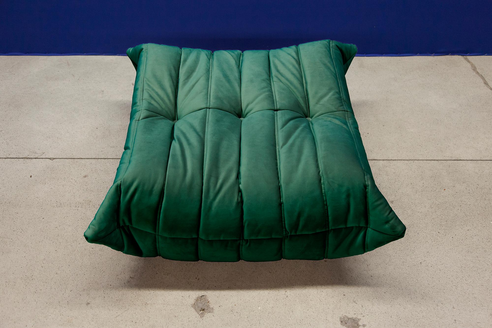 Green Velvet Togo Sofa Set by Michel Ducaroy for Ligne Roset, 1970s, Set of 5 In Good Condition In Berlin, DE