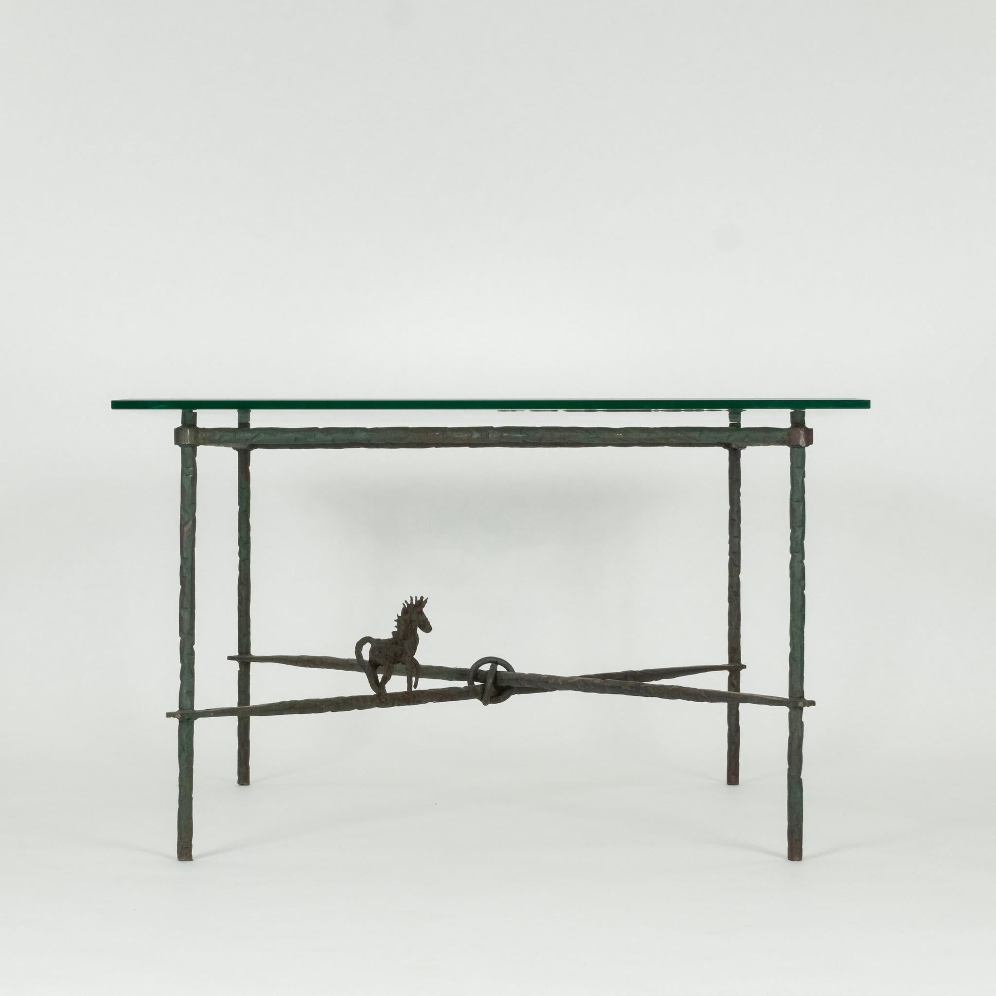 Grüner schmiedeeiserner Glas-Esstisch mit Verdigris-Pferd Attr. Giacometti im Angebot 5