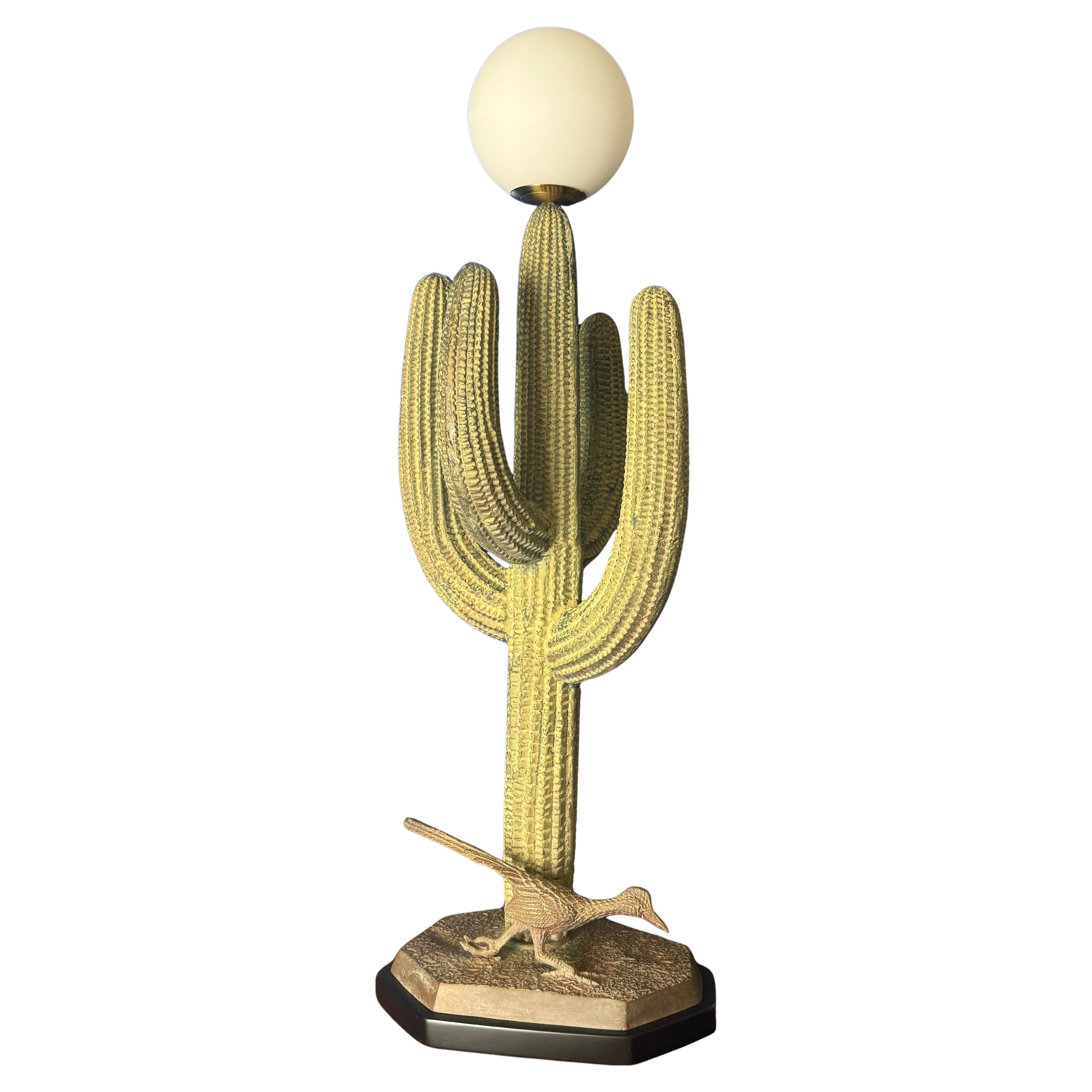 Lámpara de cactus saguaro de latón patinado verde verdigris