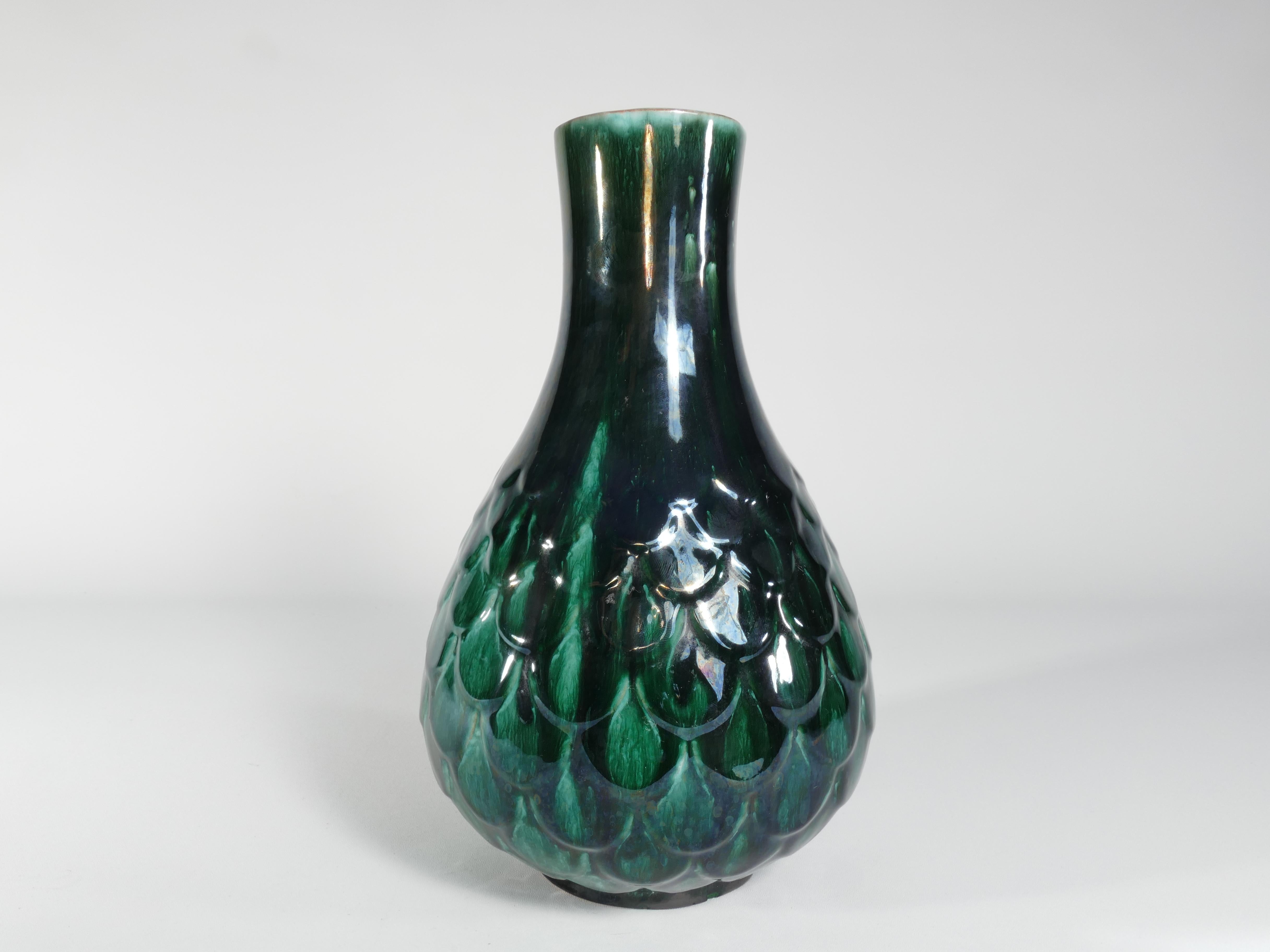 Mid-Century Modern Green Vicke Lindstrand Ceramic Vase 