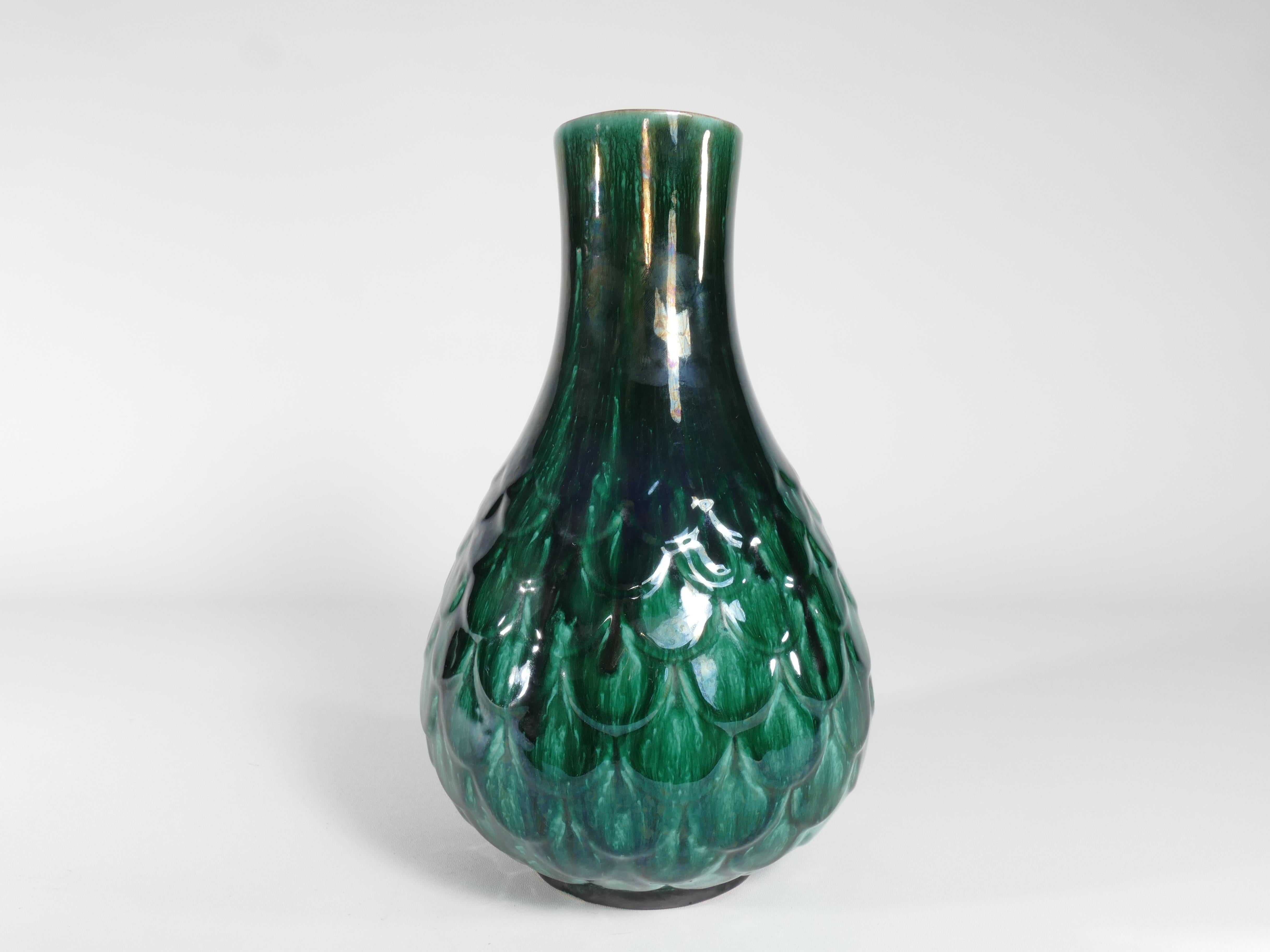 Mid-20th Century Green Vicke Lindstrand Ceramic Vase 
