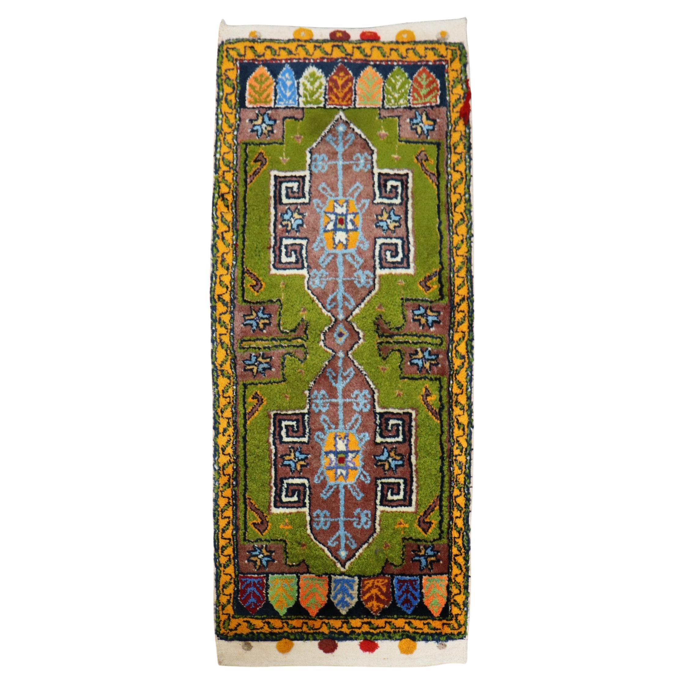 Grüner türkischer Vintage-Teppich aus Anatolien