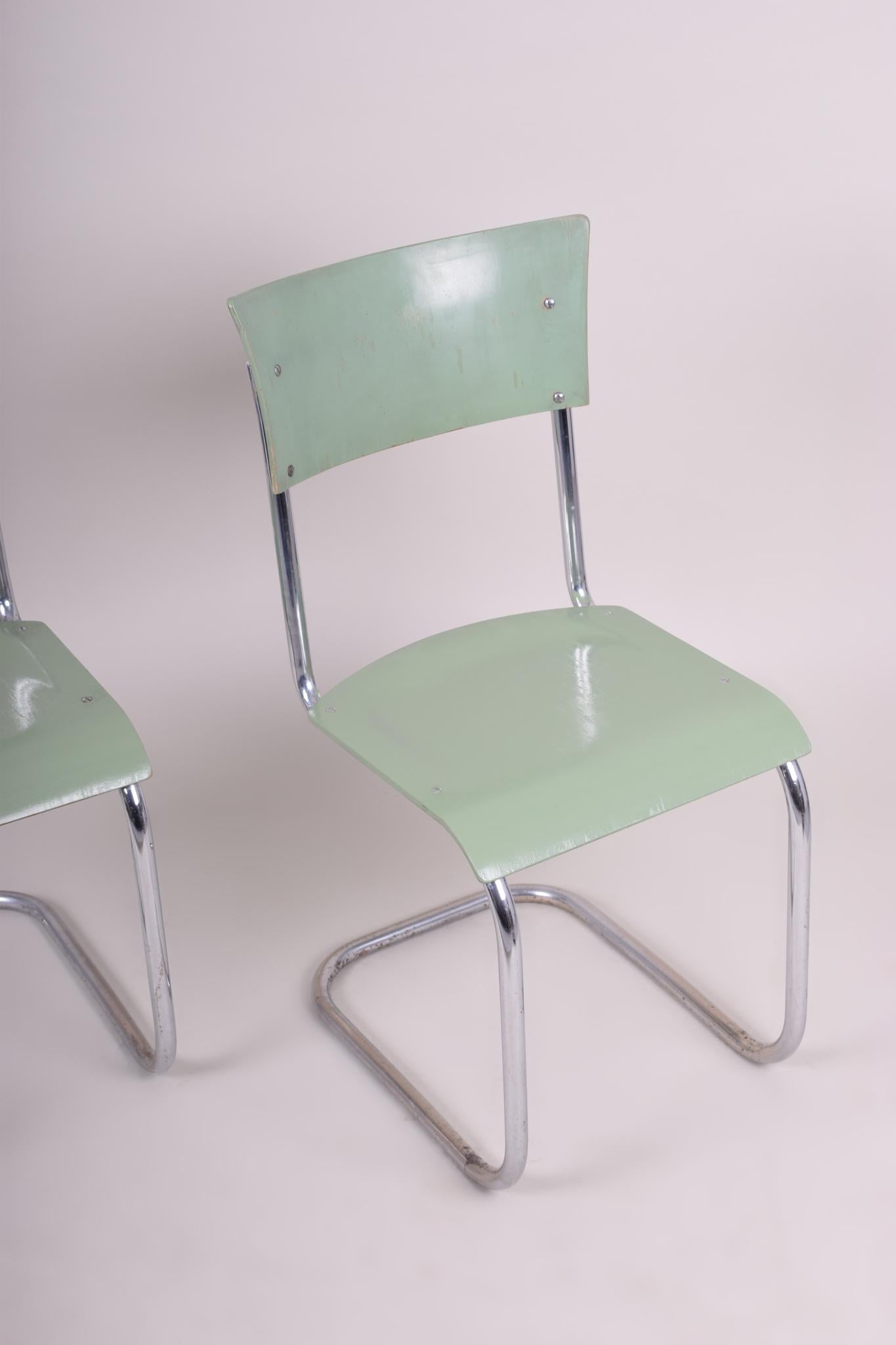 Czech Green Vintage Bauhaus Set of Chairs Manufactured by Robert Slezák, 1930-1939 For Sale