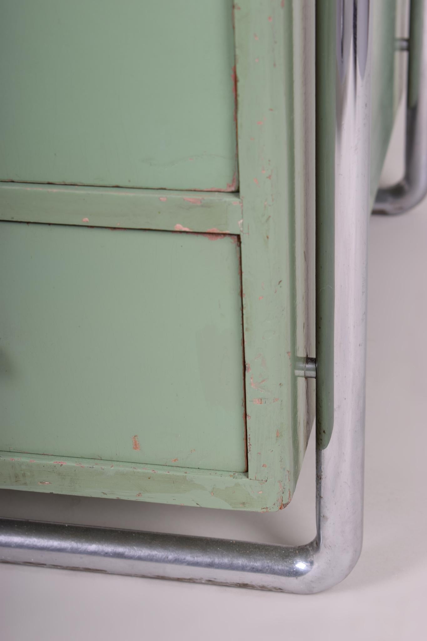 green writing desk