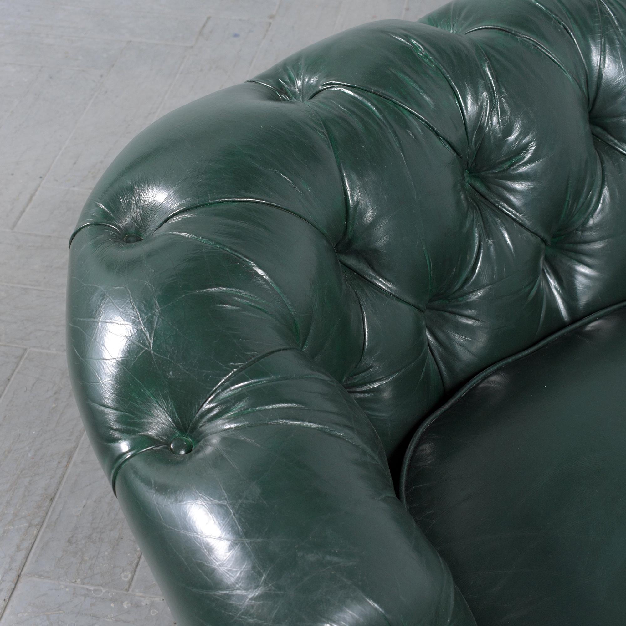 Refurbished 1970s Emerald Green Italian Chesterfield Sofa - Vintage Elegance 3