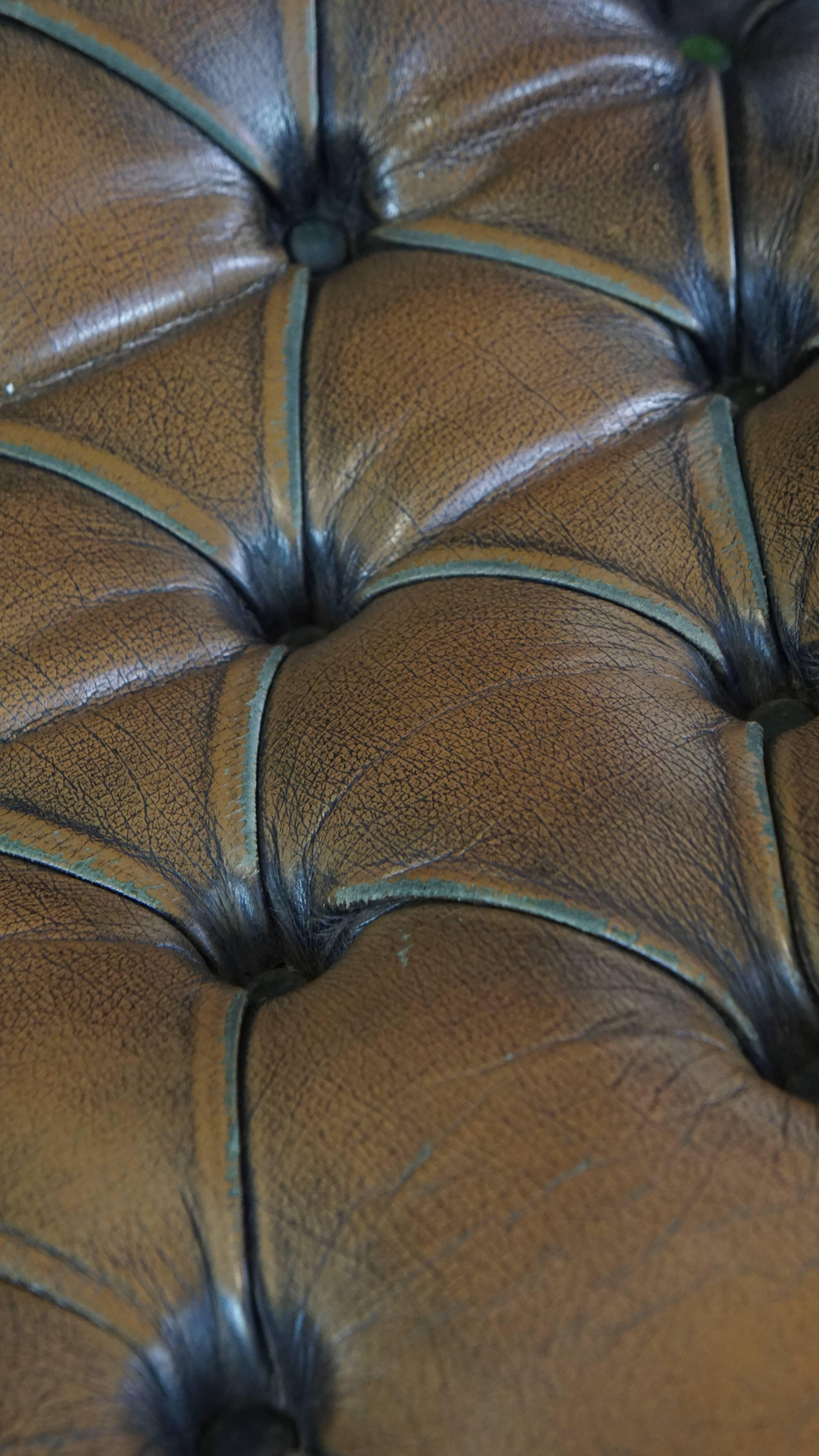 Green Vintage Cowhide Leather English Chesterfield Armchair Combined with Wood For Sale 3