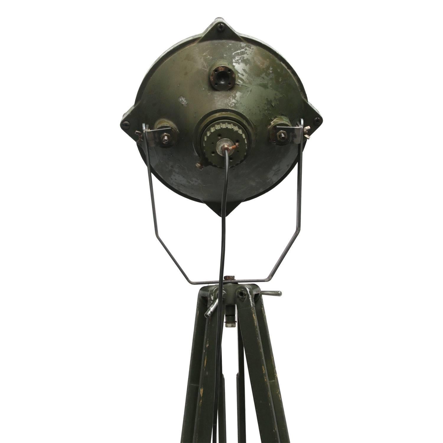 Green Vintage Industrial Metal Mirror Wooden Tripod Floor Lamps In Good Condition For Sale In Amsterdam, NL
