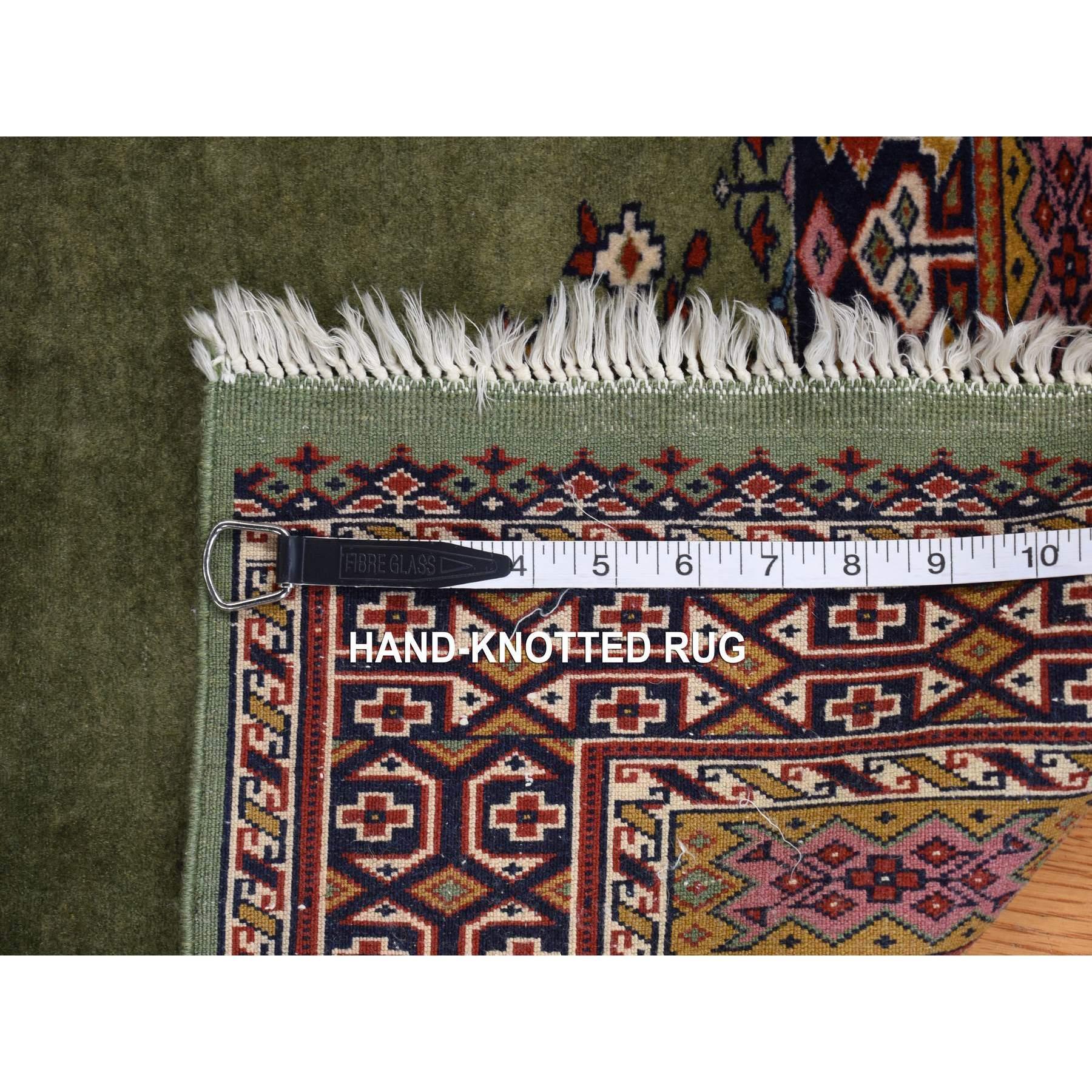 Grüner handgeknüpfter Vintage Tourkaman-Teppich aus reiner Wolle in Gebetsdesign 200 KPSI in Grün im Angebot 3