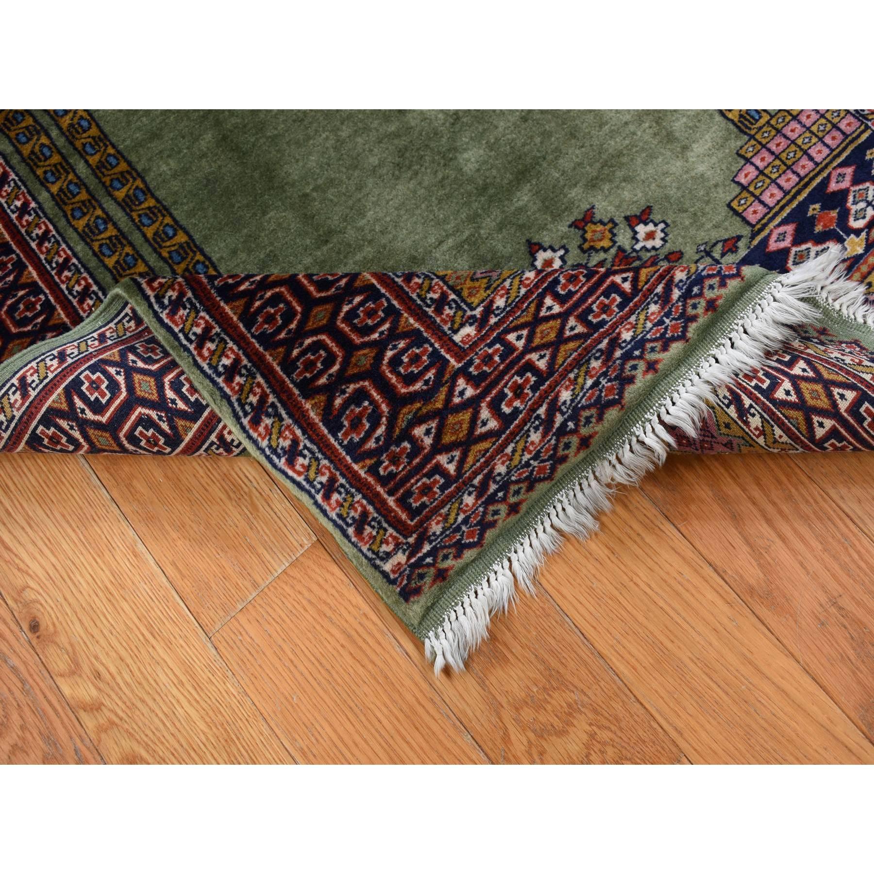 Grüner handgeknüpfter Vintage Tourkaman-Teppich aus reiner Wolle in Gebetsdesign 200 KPSI in Grün (Handgeknüpft) im Angebot