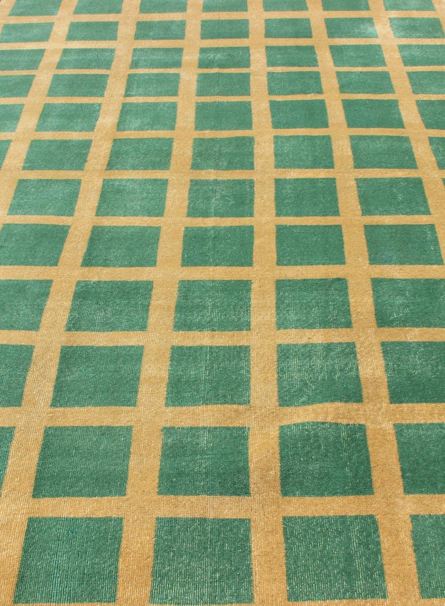 Green and Yellow Minimalist Mid-Century Modern design Turkish  rug For Sale 3