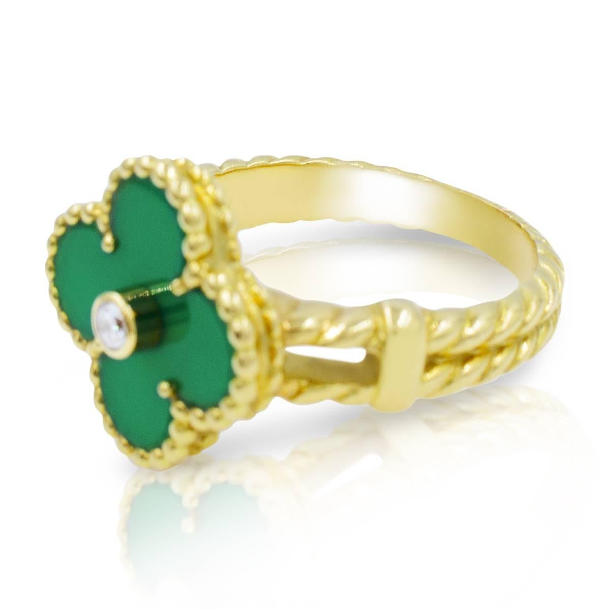 Green Vintage VCA Alhambra Clover Jade Ring In Excellent Condition In New York, NY