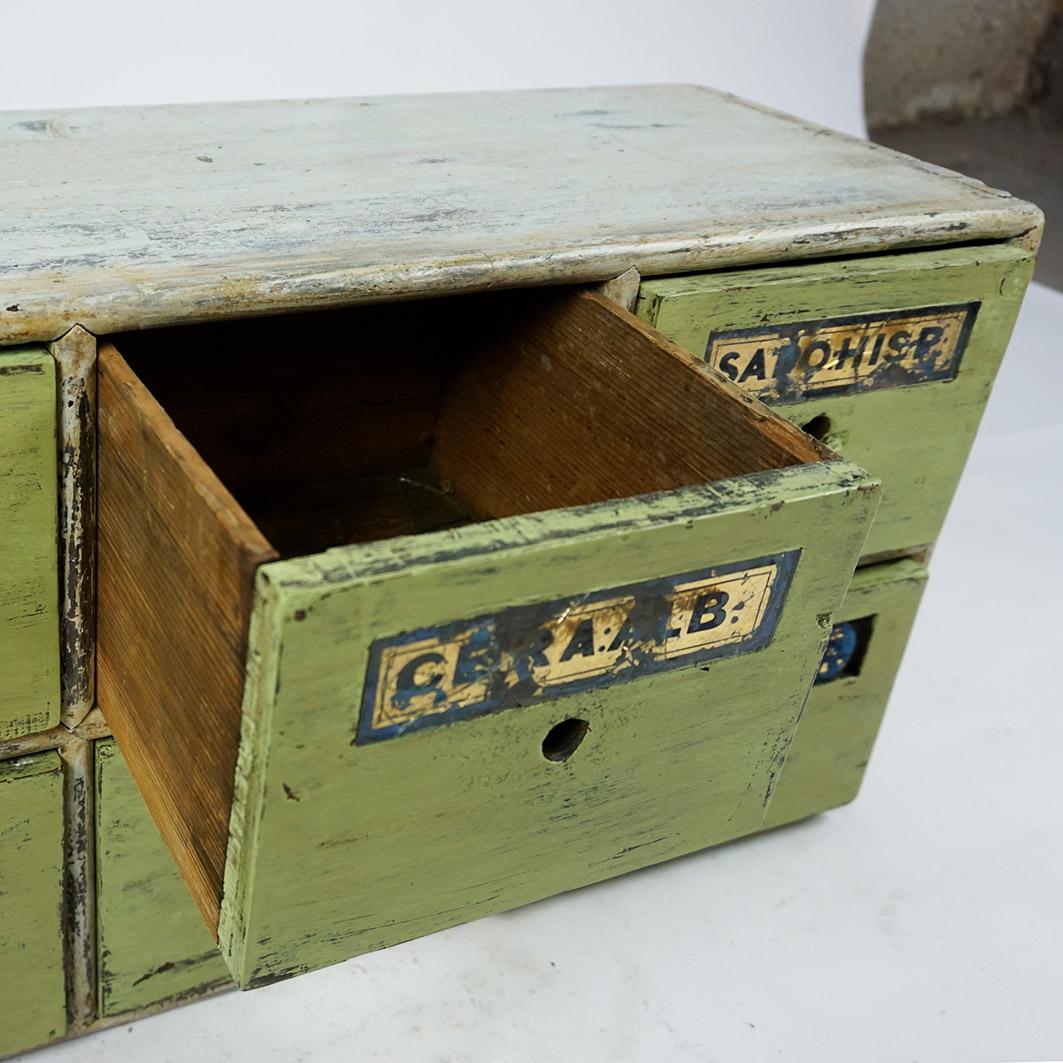 Grüner Vintage-Apothekerschrank oder Kommode aus Holz mit Schubladen (Glas) im Angebot