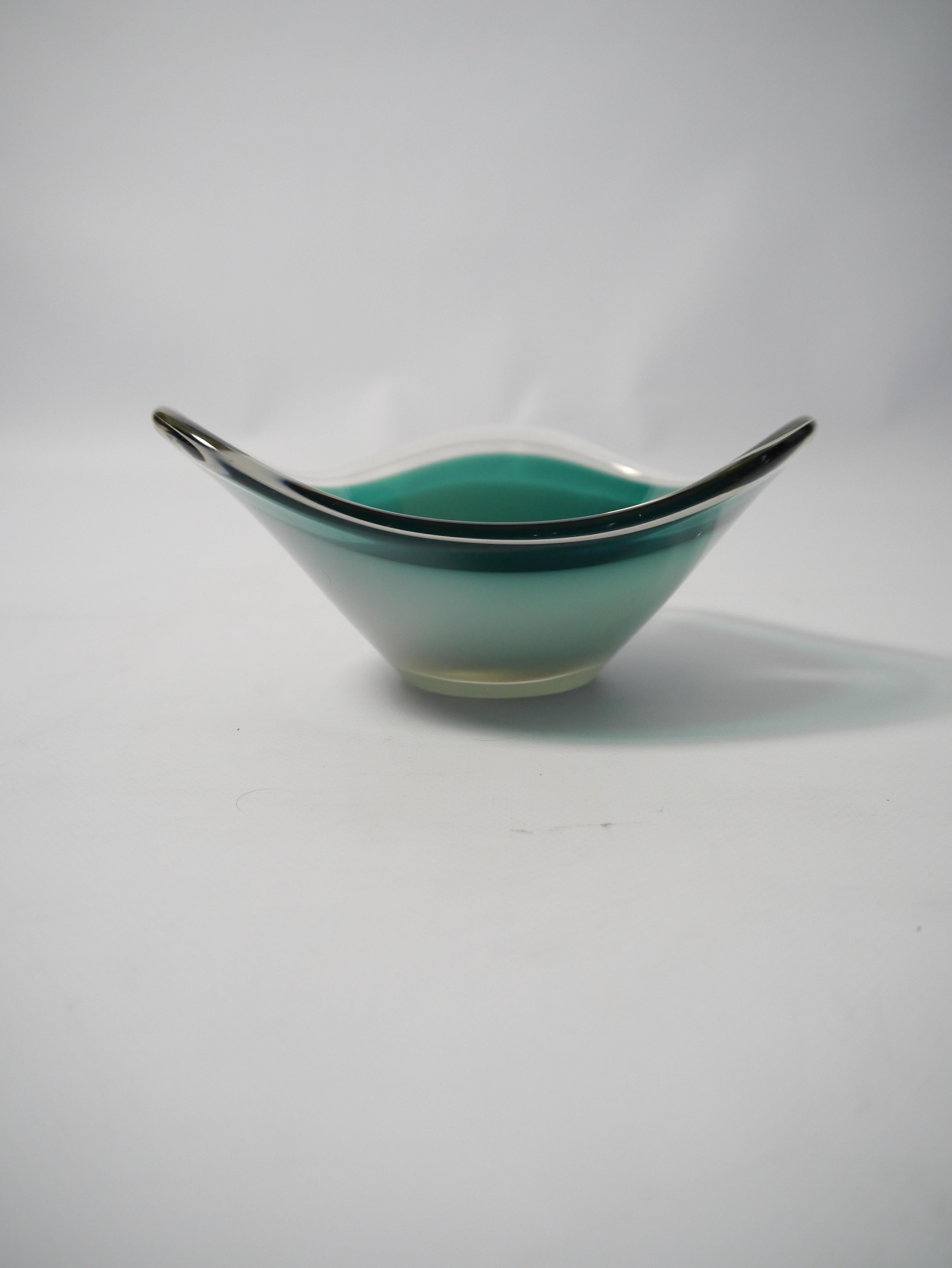 20th Century Green White Glass Bowls by Paul Kedelv for Flygsfors, Sweden 1960s For Sale