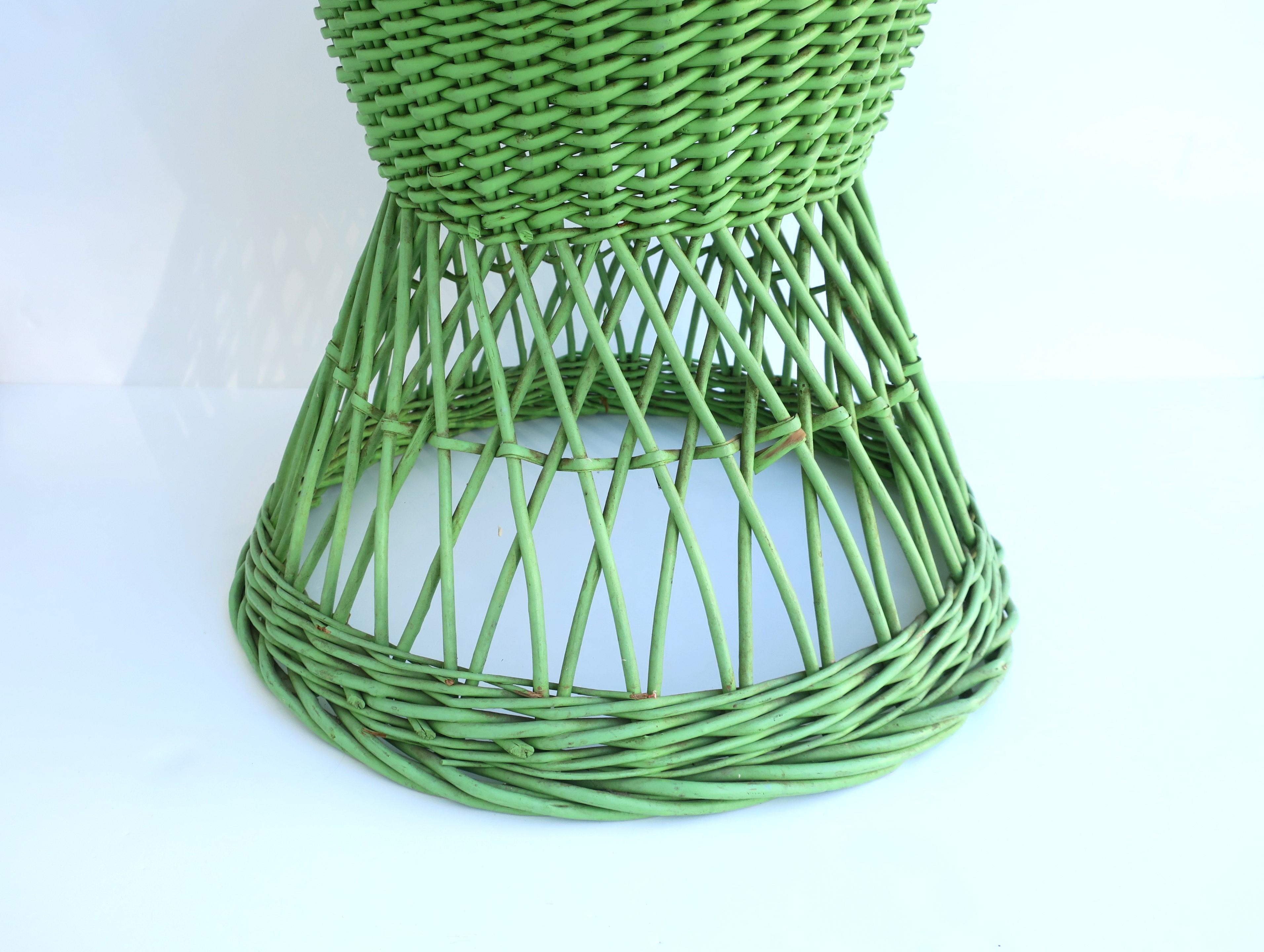 Wicker Stool or Drinks Table  For Sale 6